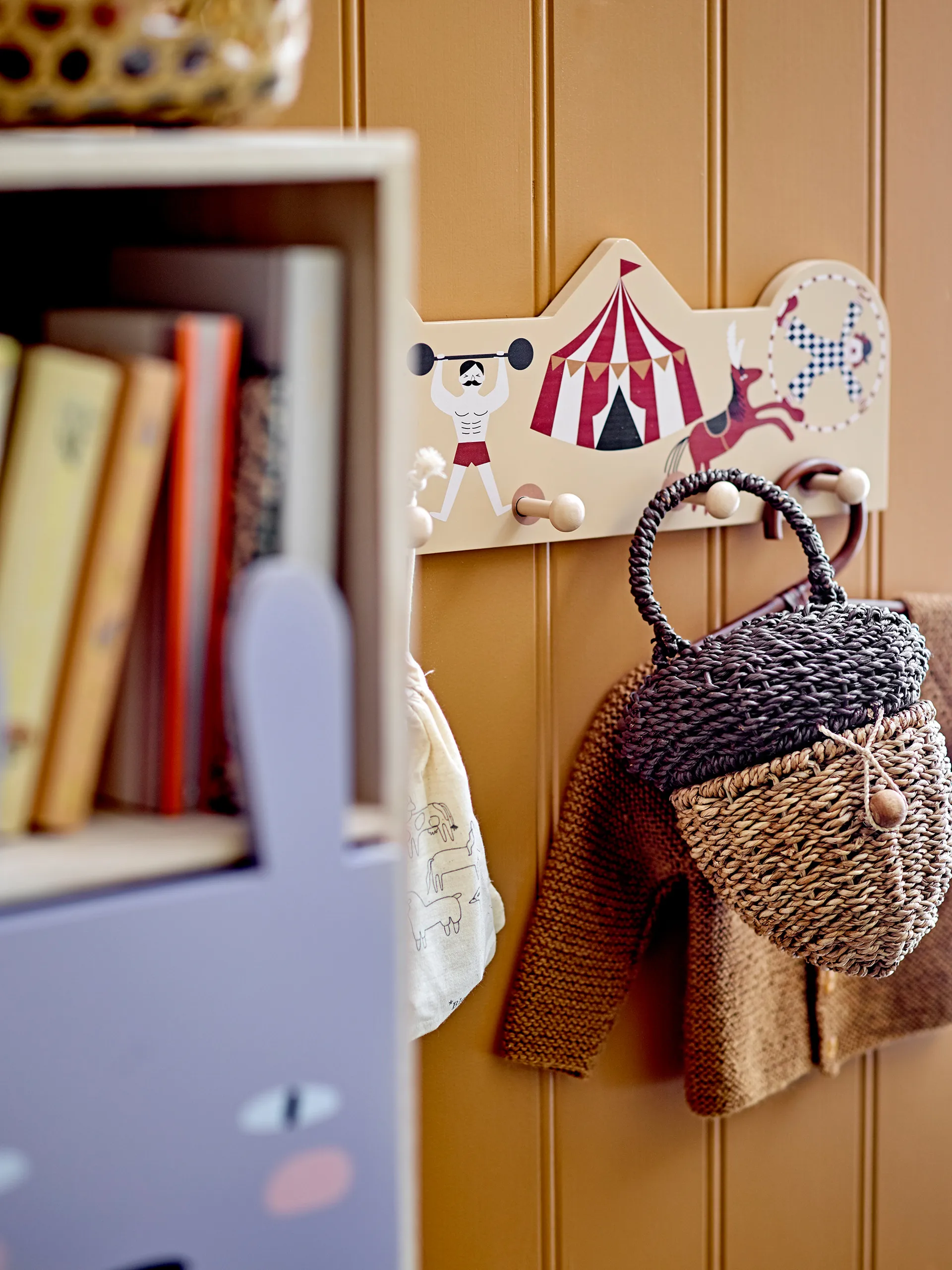 Bibliothèque Calle avec tiroirs, Nature Bloomingville