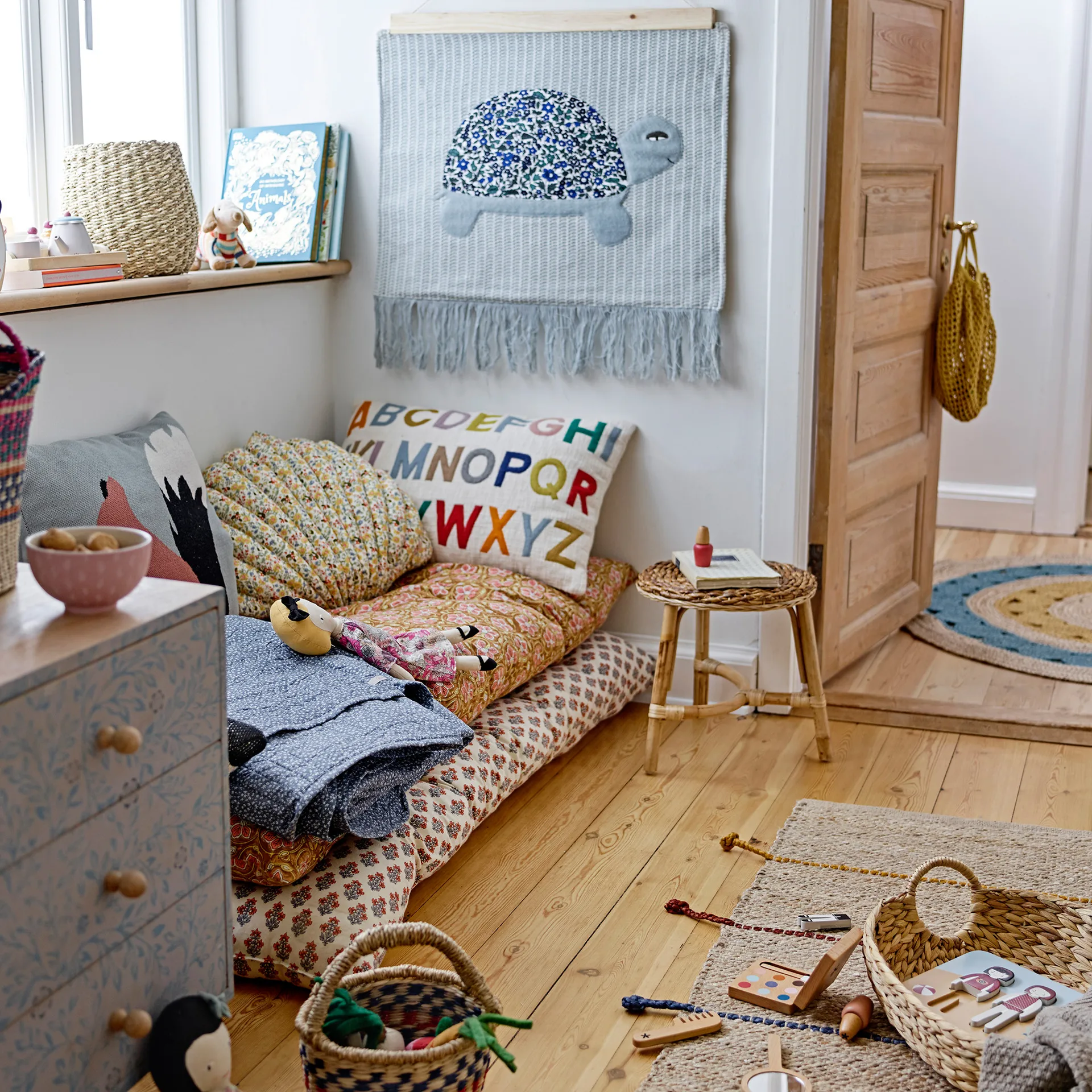 Coussin alphabet Lexi 40x60 cm, White-multi Bloomingville