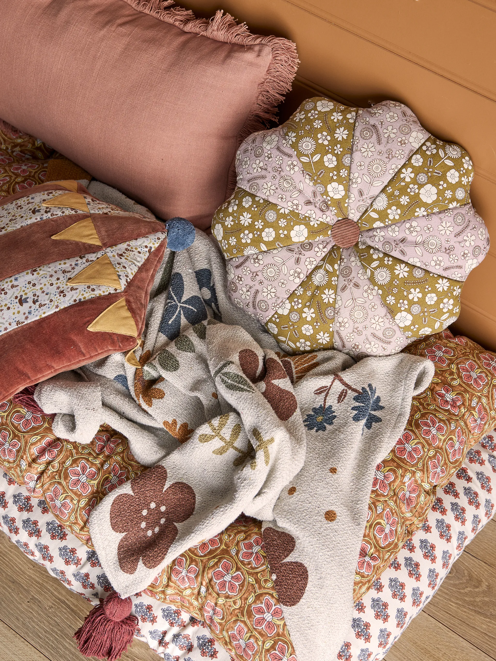 Coussin Raffe 37x40 cm, Chapiteau Bloomingville