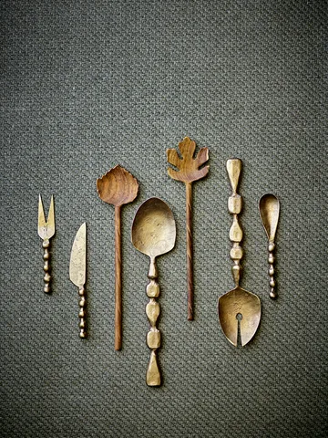 Couverts à salade Edi, 2 pièces - Laiton - Bloomingville