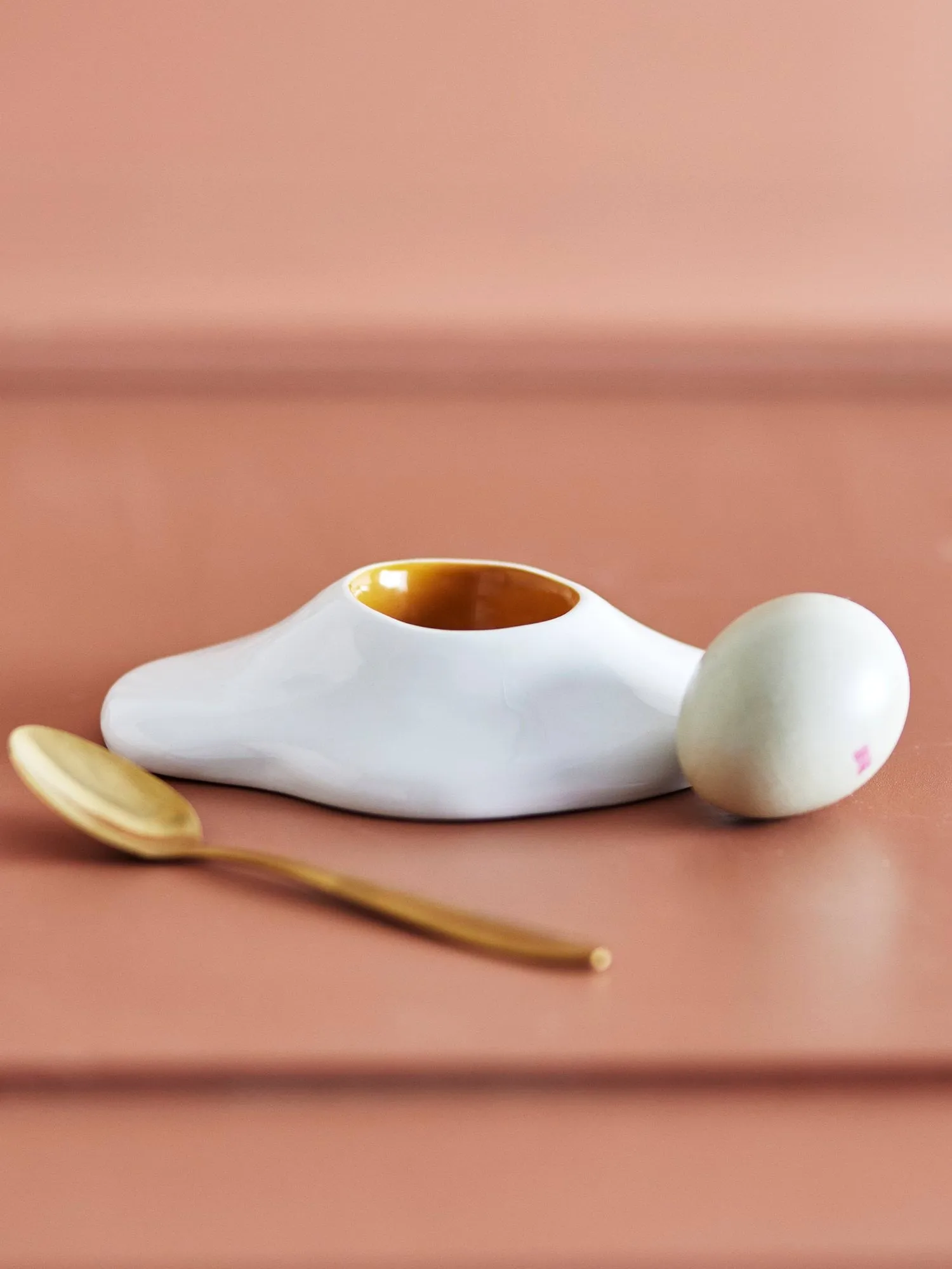 Eggert coquetier, White Bloomingville