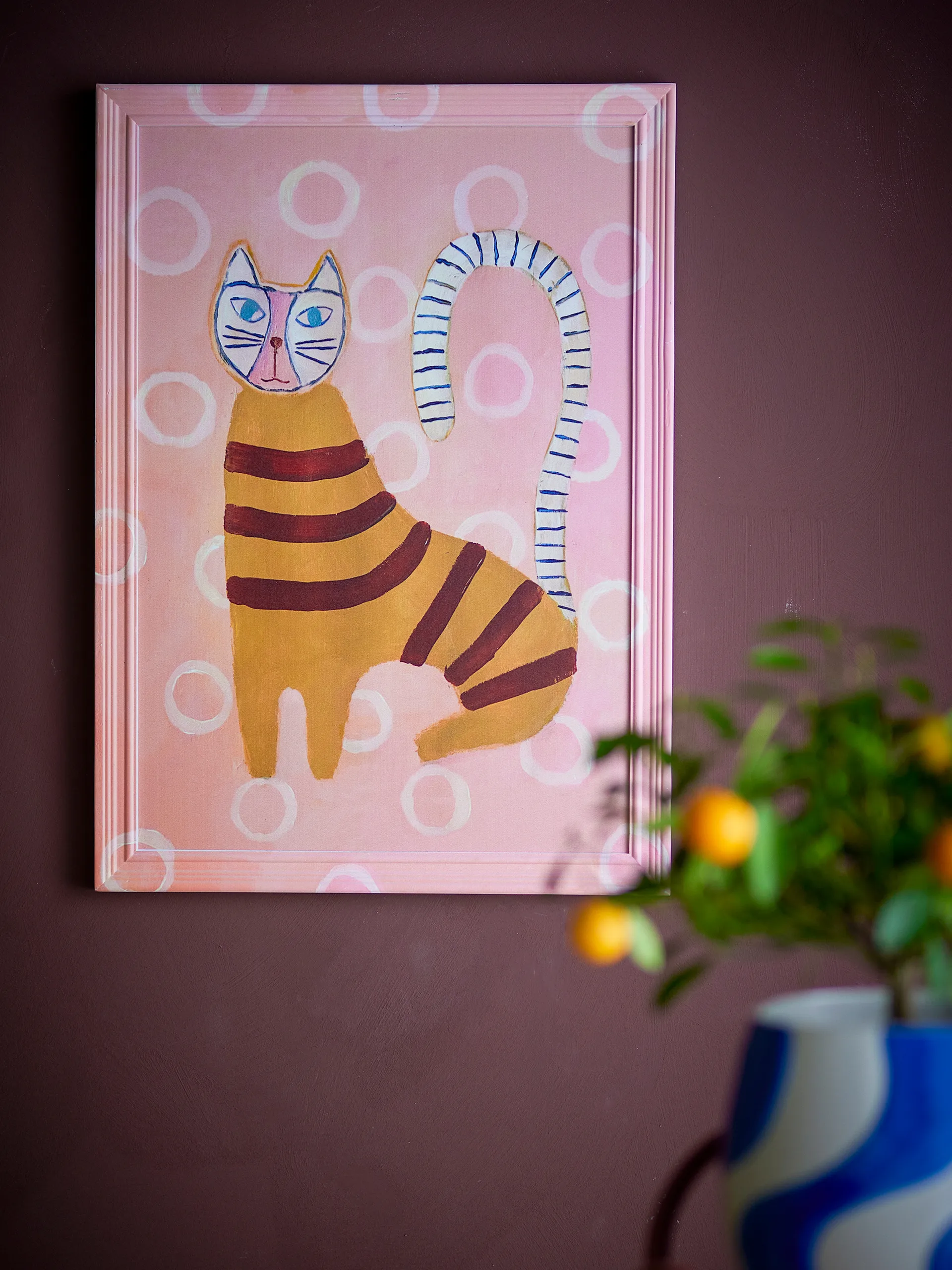 Illustration Missy avec cadre 40x56 cm, Rose Bloomingville