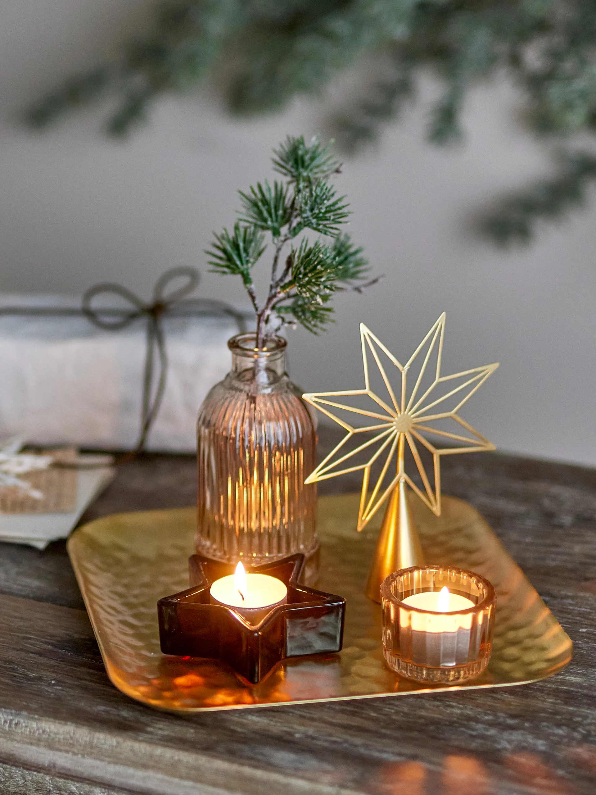 Plateau Sanga avec objets décoratifs, 6 pièces, Or Bloomingville