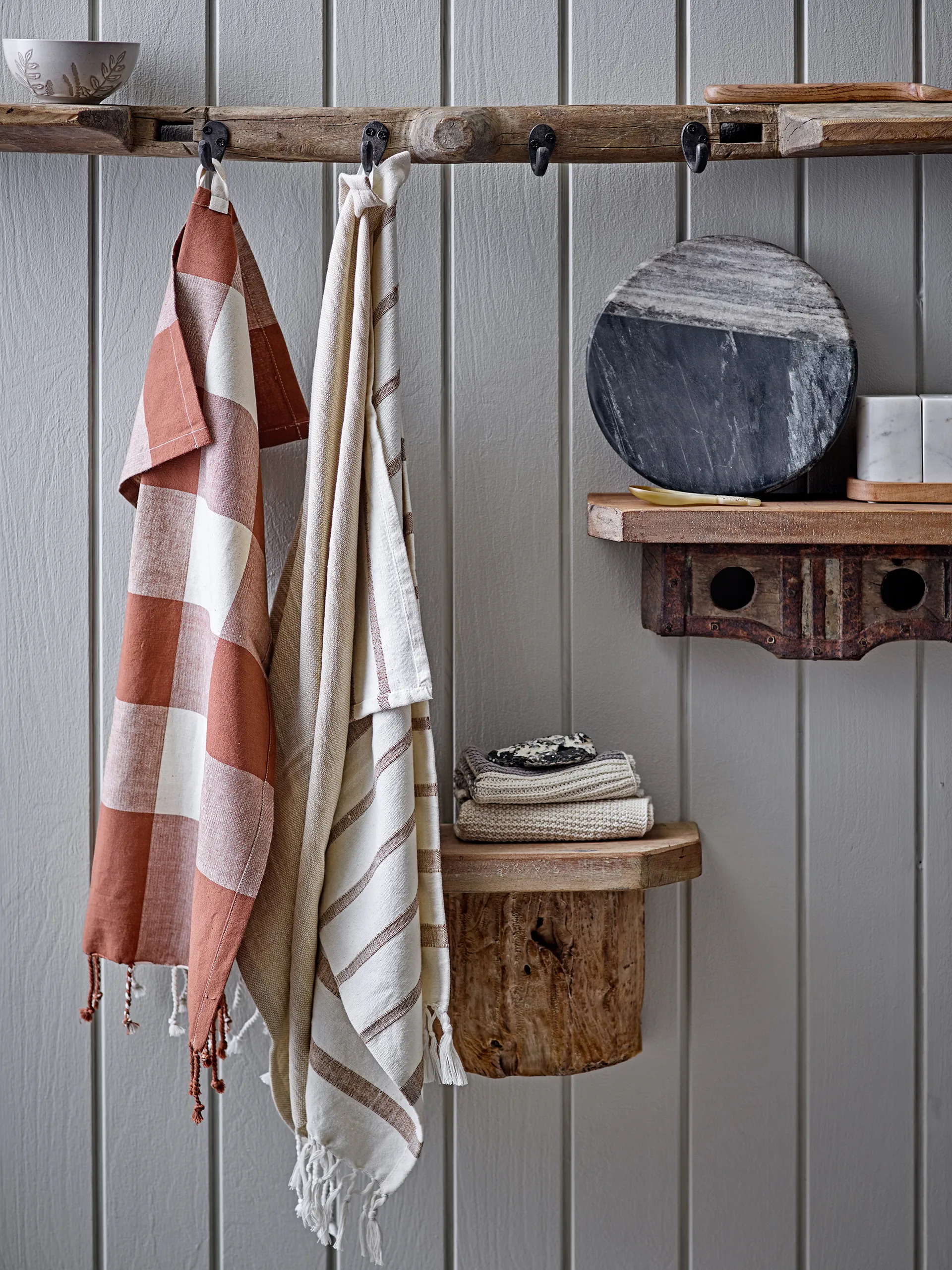 Salière et poivrière Manola avec soucoupe, Marbre blanc-bois Bloomingville