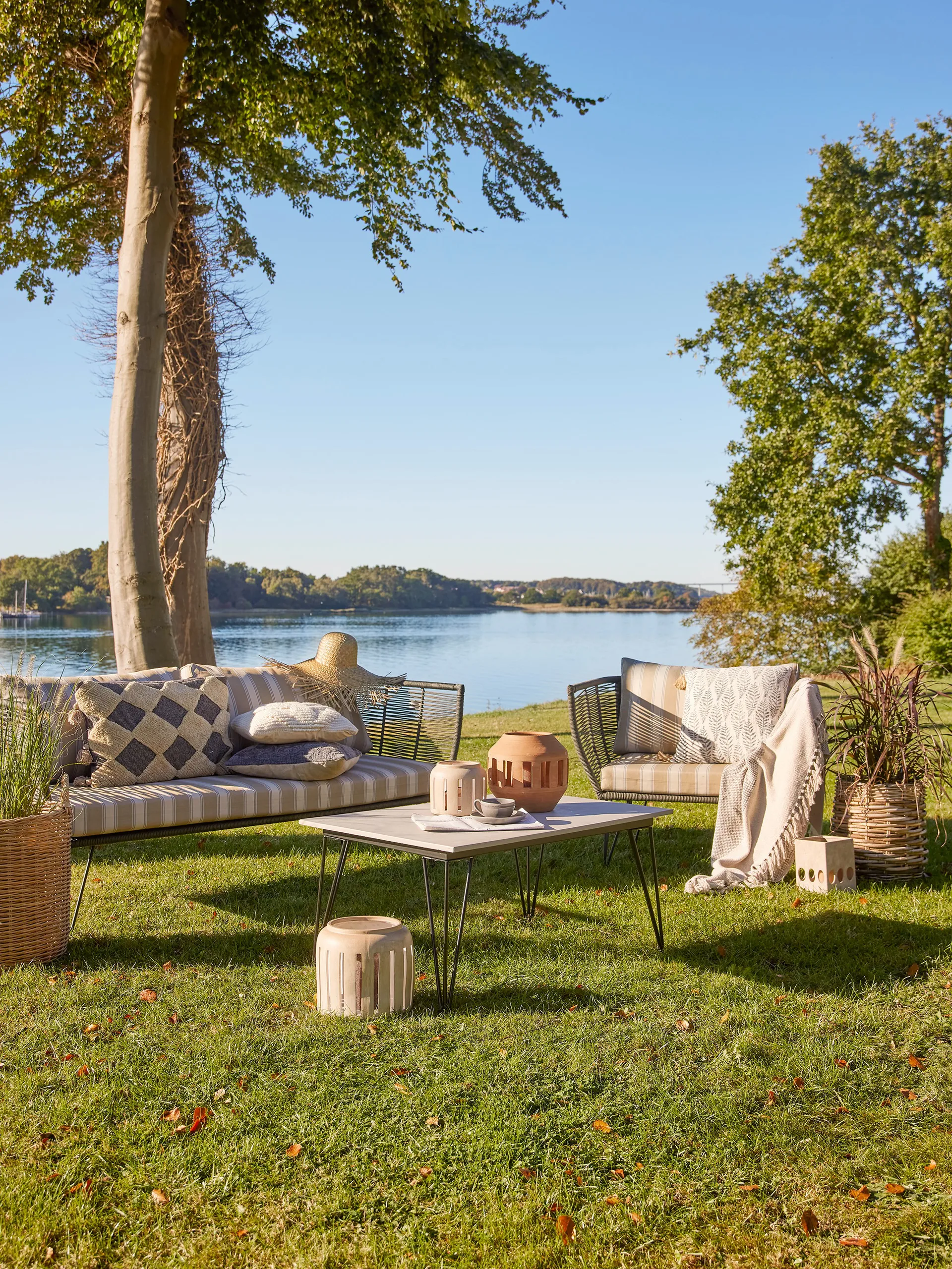 Table basse Mundo 60x90 cm, Cement Bloomingville