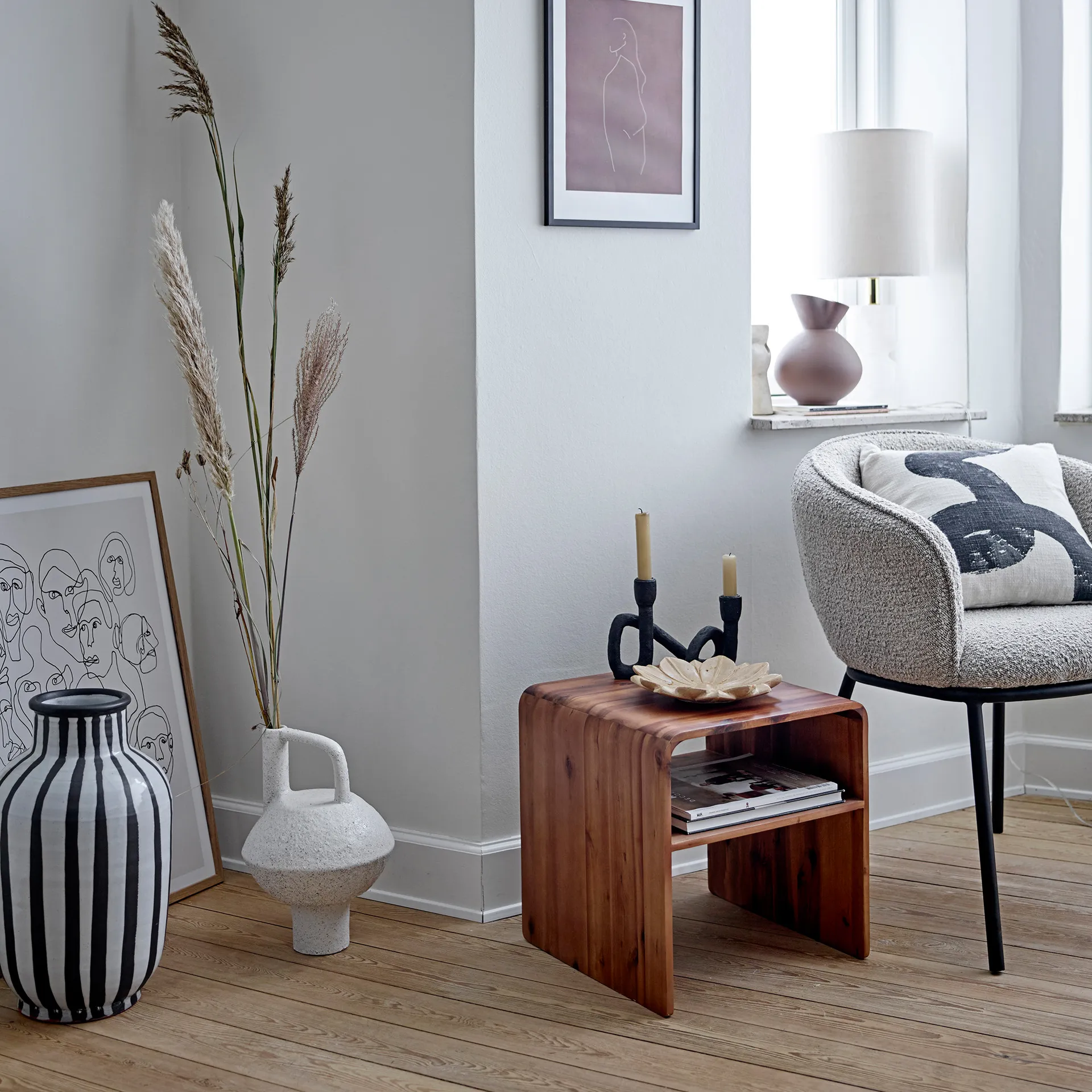 Table d’appoint Hassel acacia, Marron Bloomingville