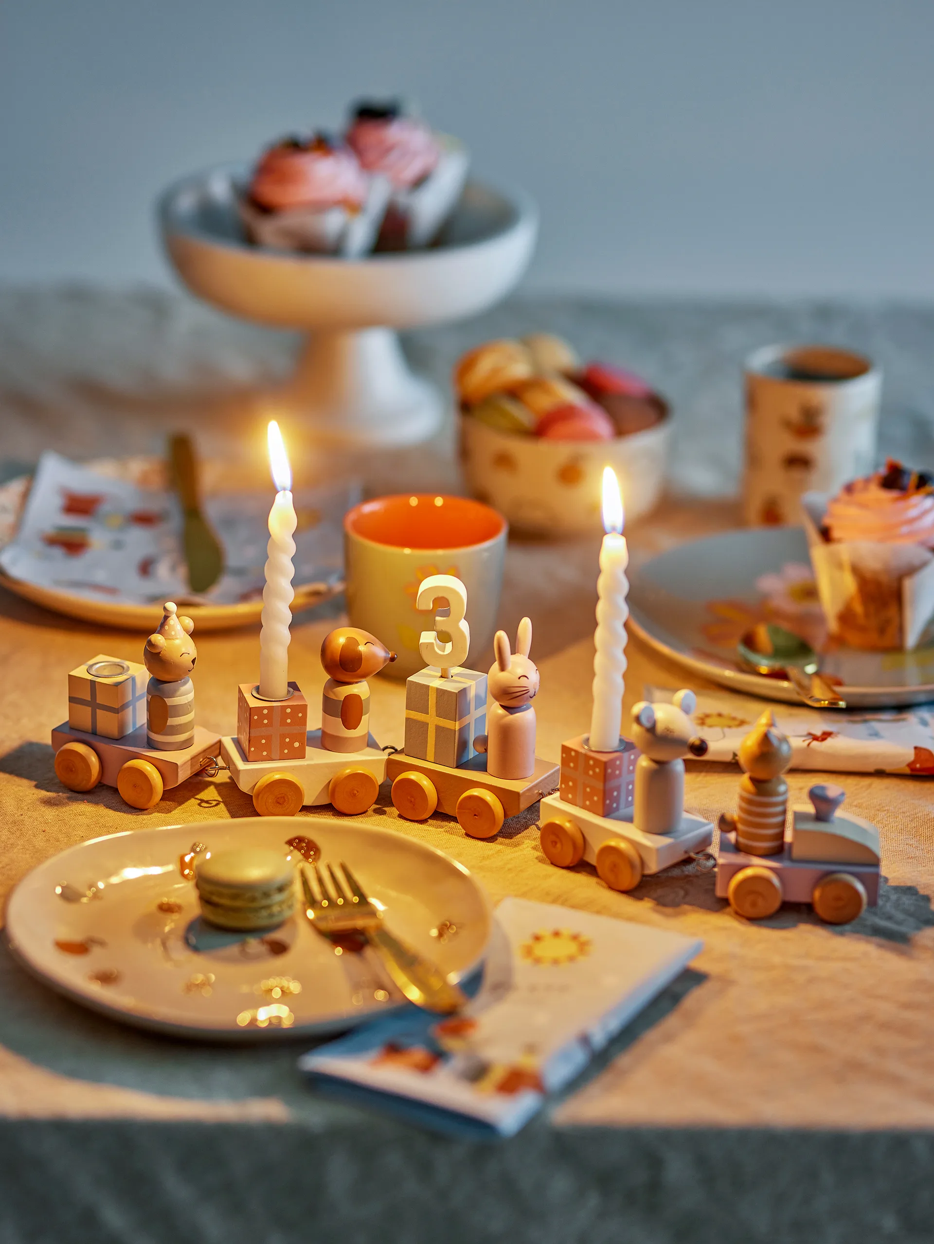 Train d'anniversaire Junaid, Rose Bloomingville