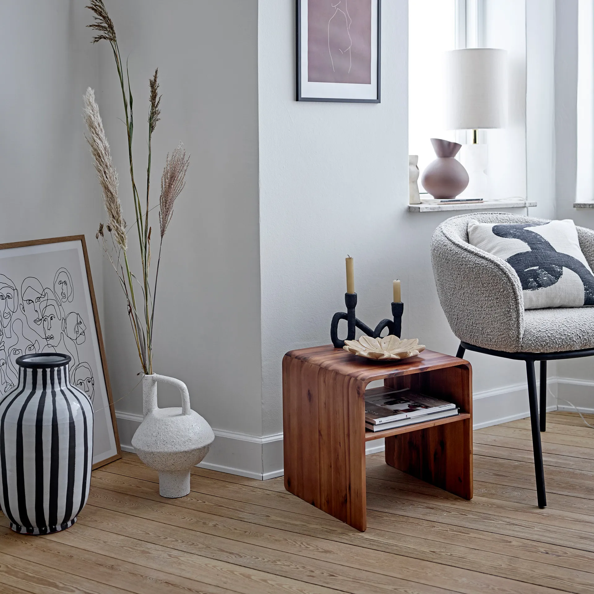 Vase Schila terre cuite 44 cm, Noir-blanc Bloomingville