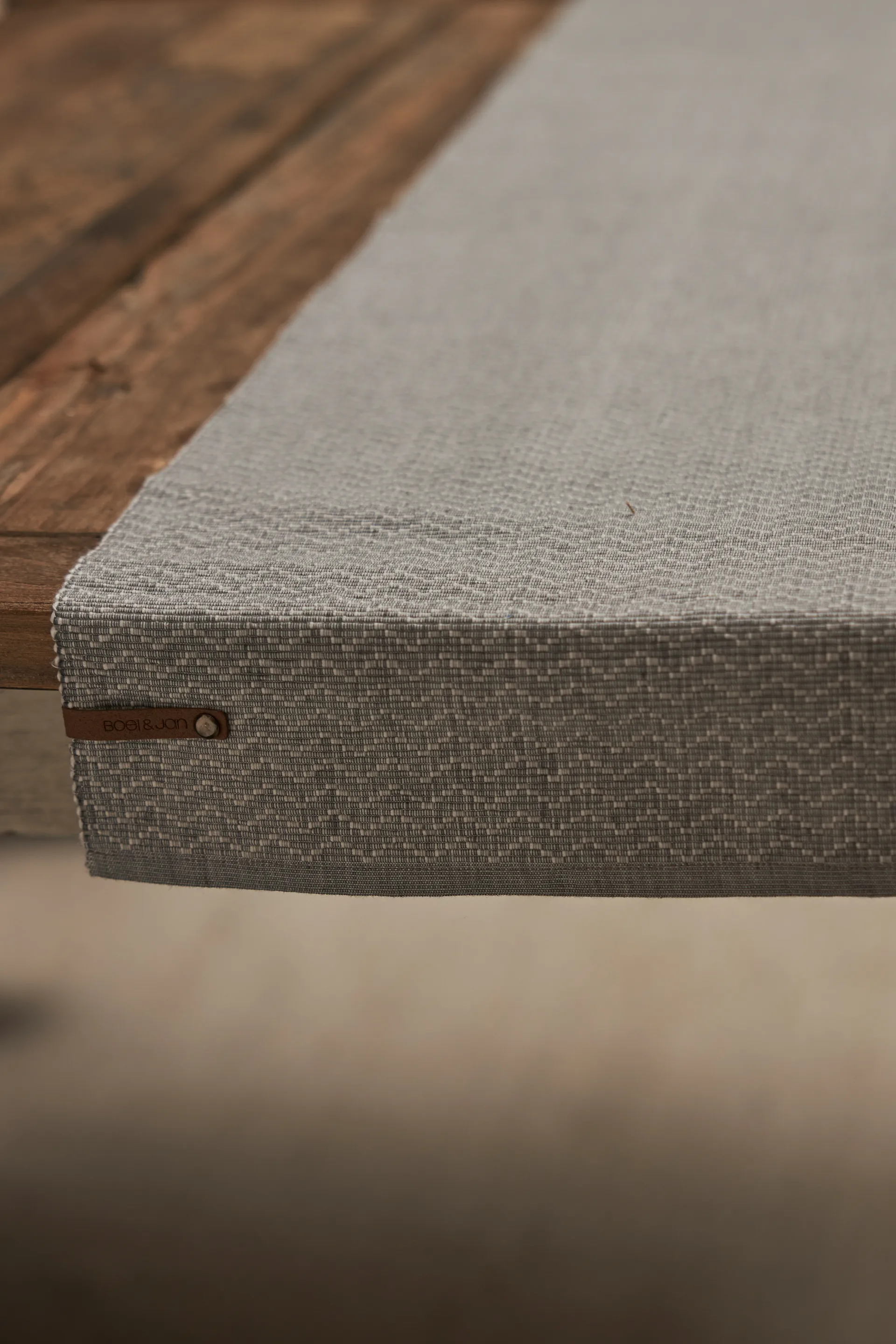 Chemin de table Grissleham 40x140 cm, Gris Boel & Jan