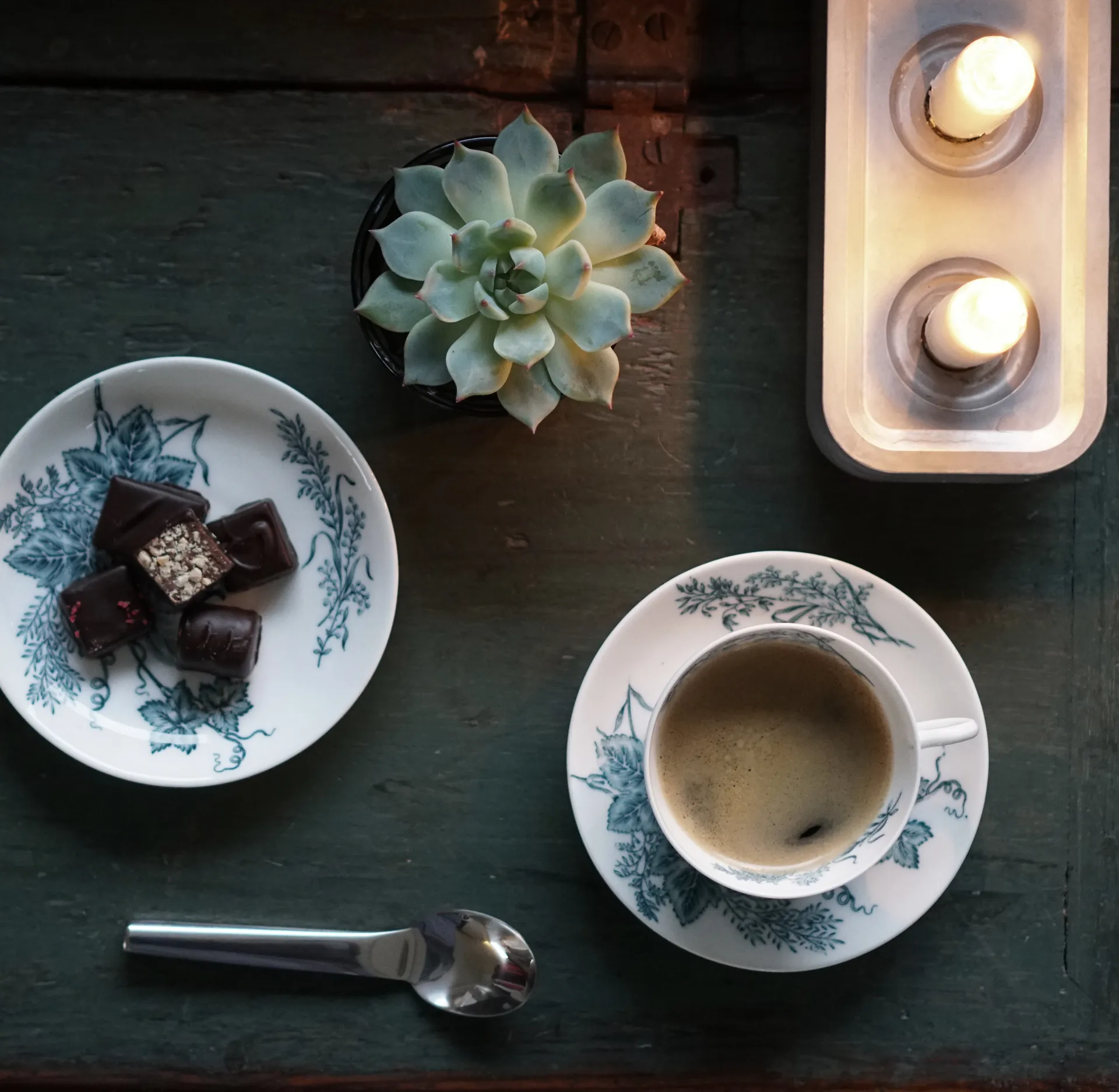 Bougeoir Stumpastaken ball polished oblongue, 8,5 x 29,5cm Born In Sweden