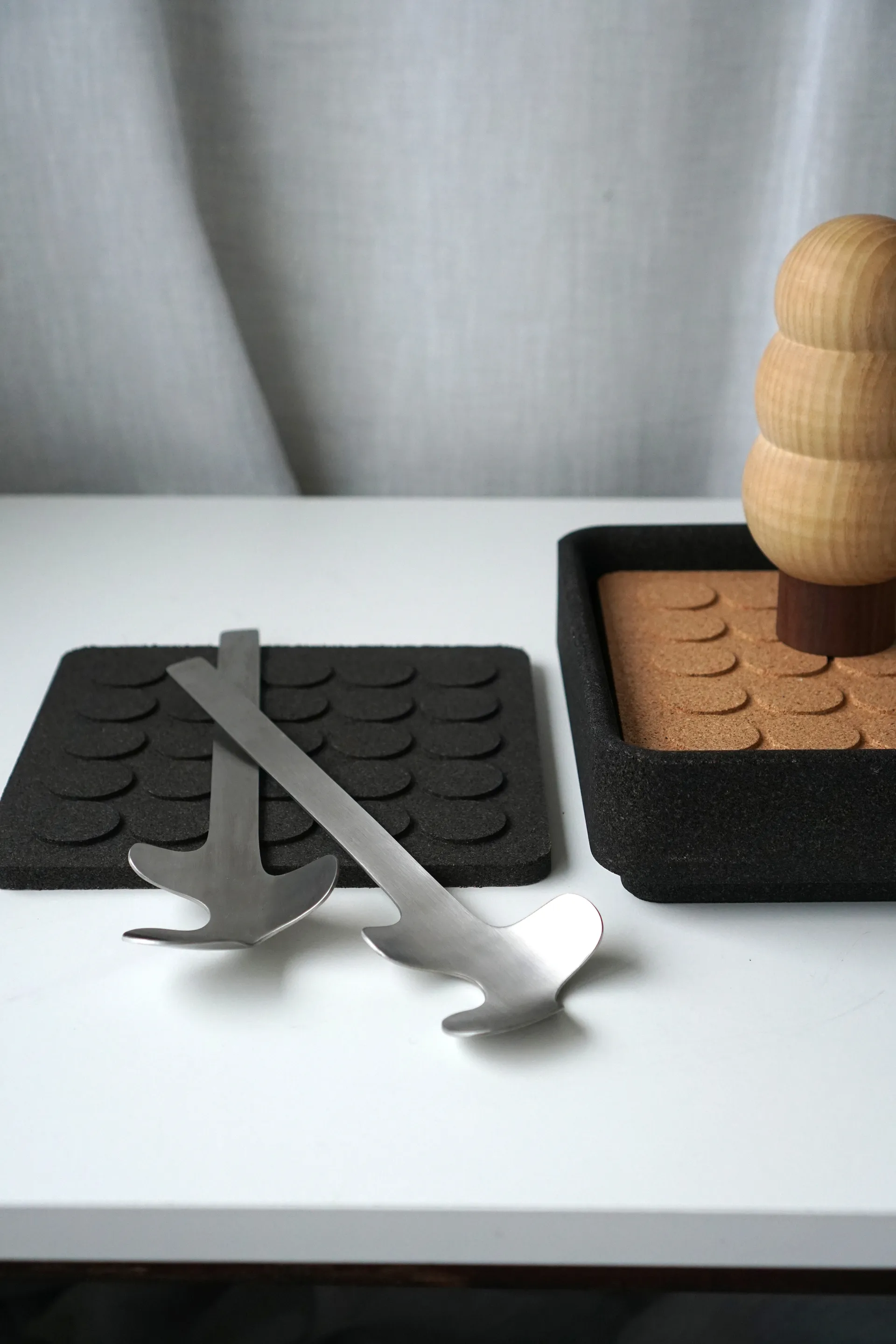 Couverts à salade Leaf, Acier brossé Born In Sweden