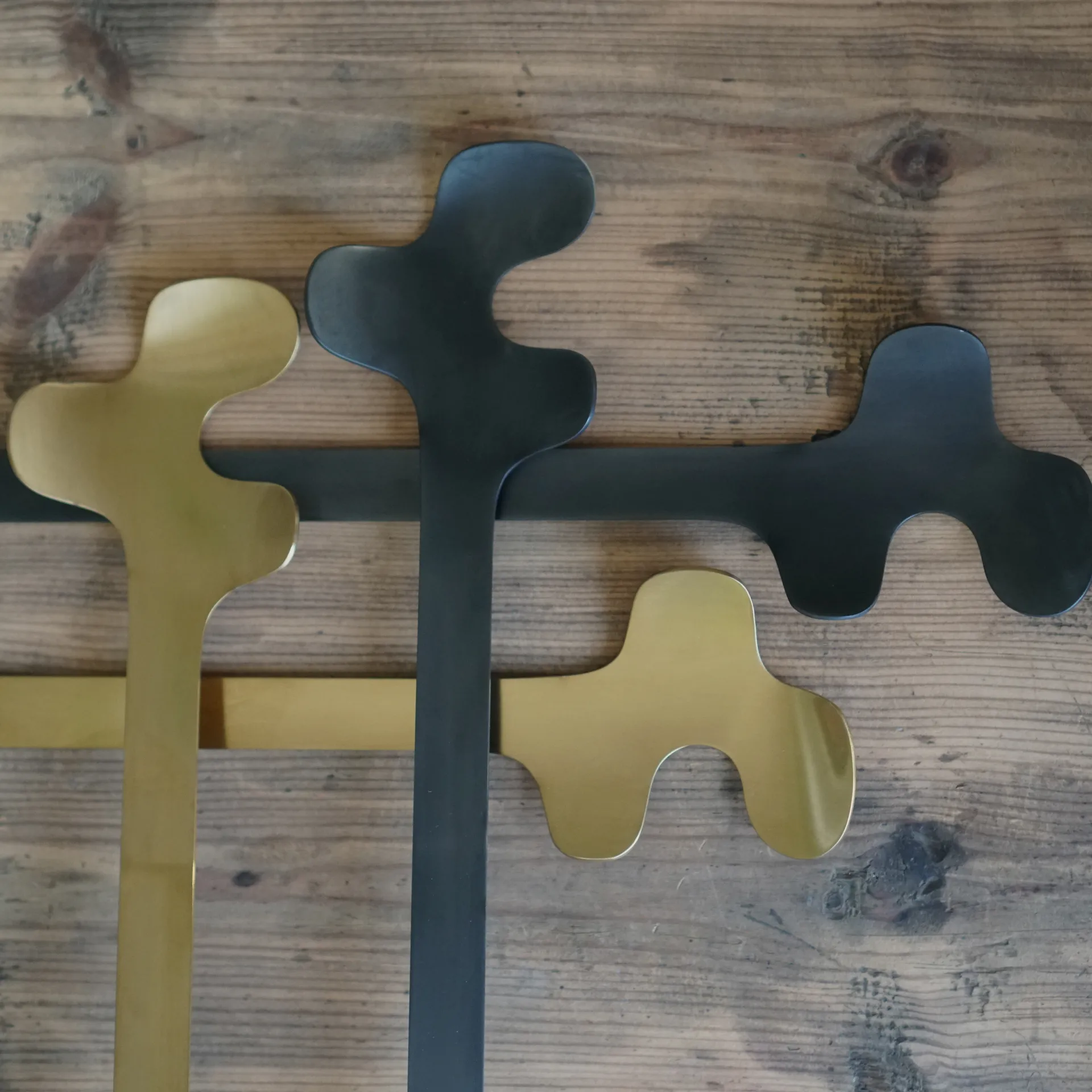 Couverts à salade Leaf, Noir brossé Born In Sweden