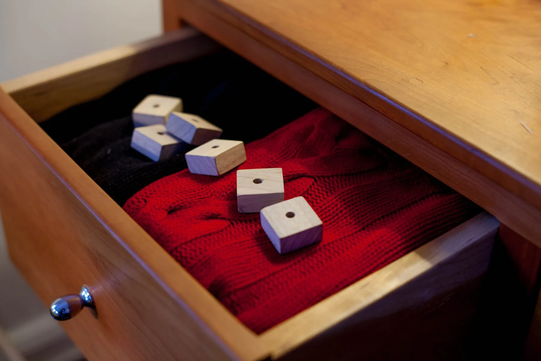 Bloc parfumé Bosign en cèdre blanc avec corde, Lot de 10 Bosign