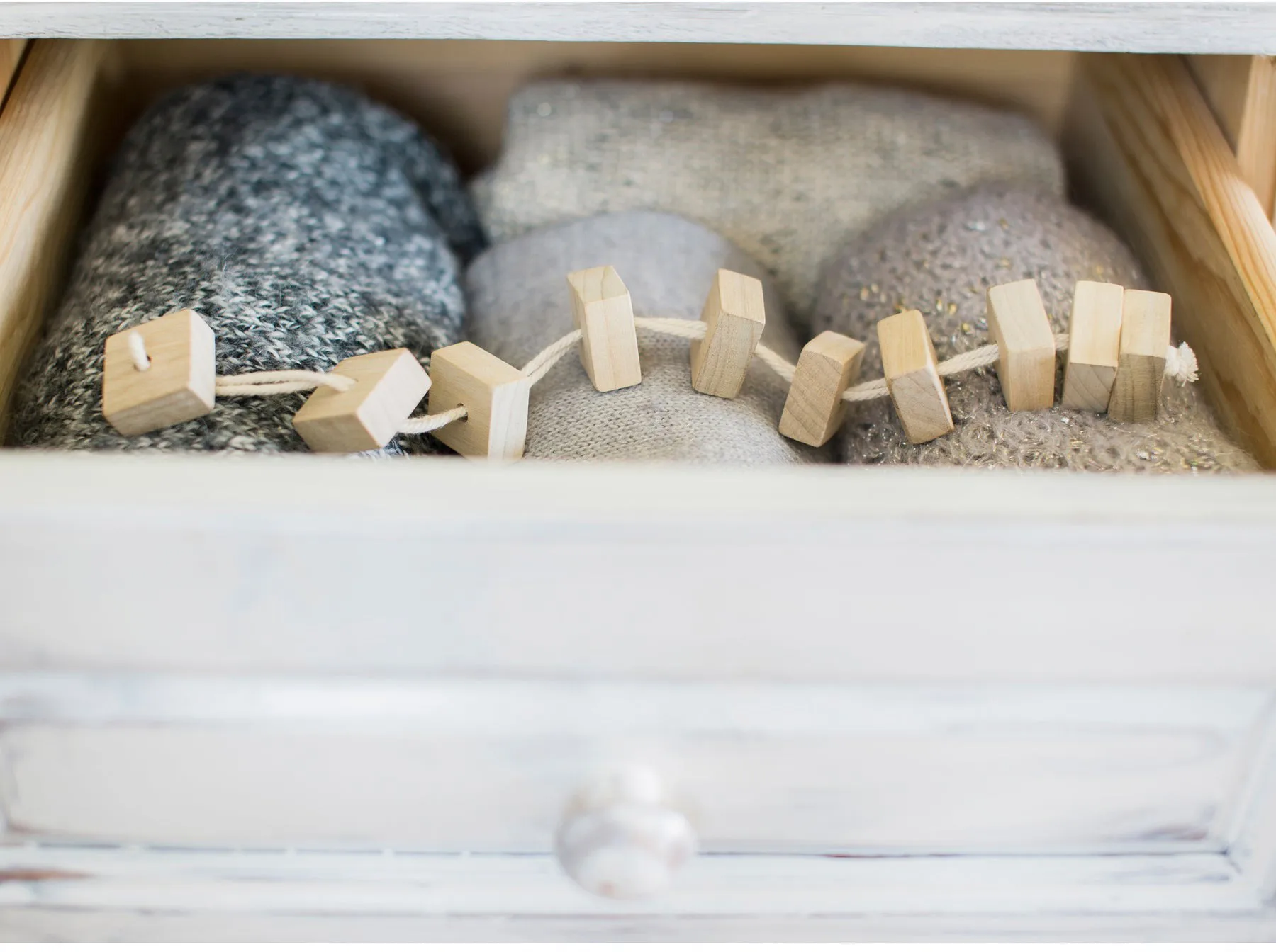 Bloc parfumé Bosign en cèdre blanc avec corde, Lot de 10 Bosign