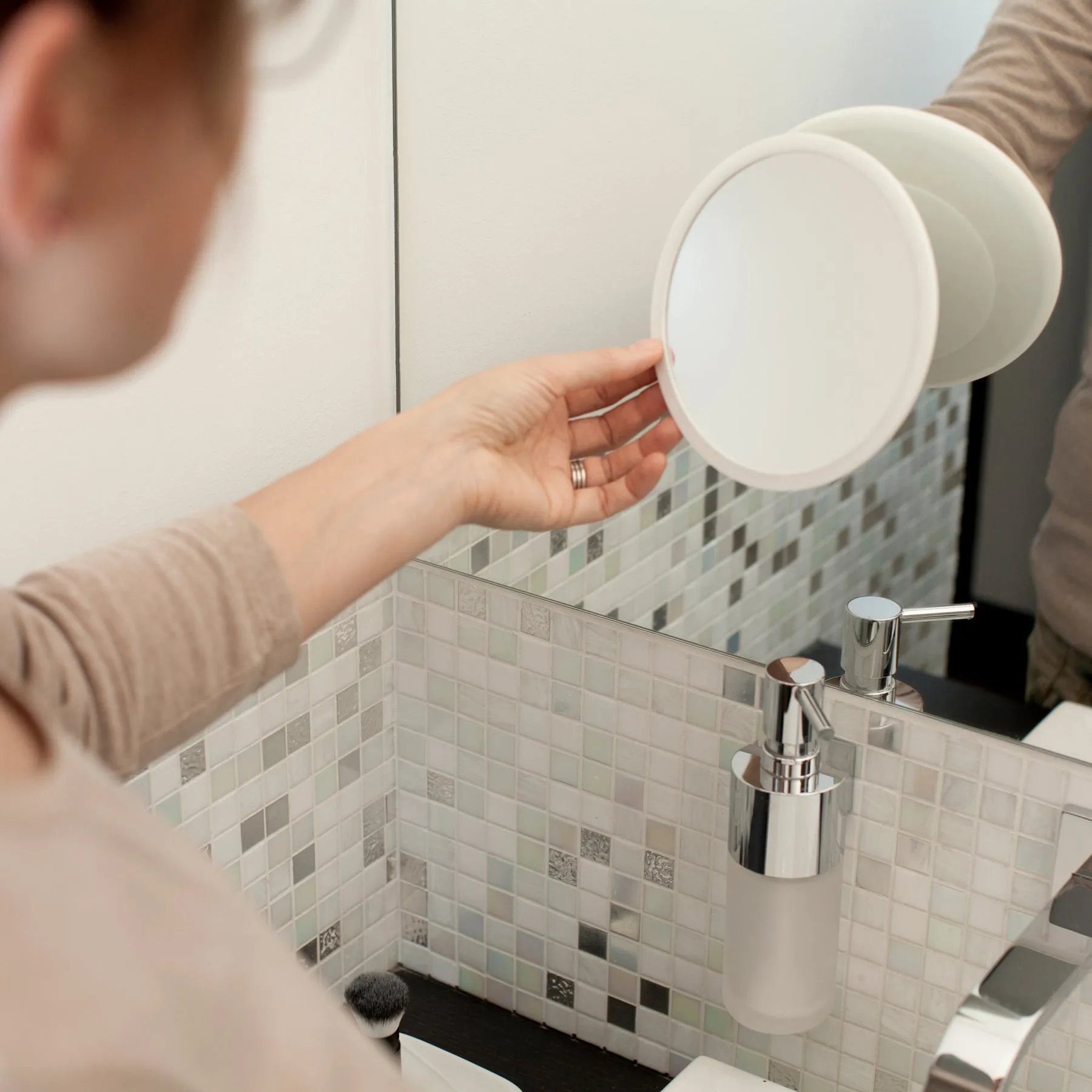 Miroir de maquillage AirMirror x5 amovible avec ventouse, Ø16,5 cm Bosign