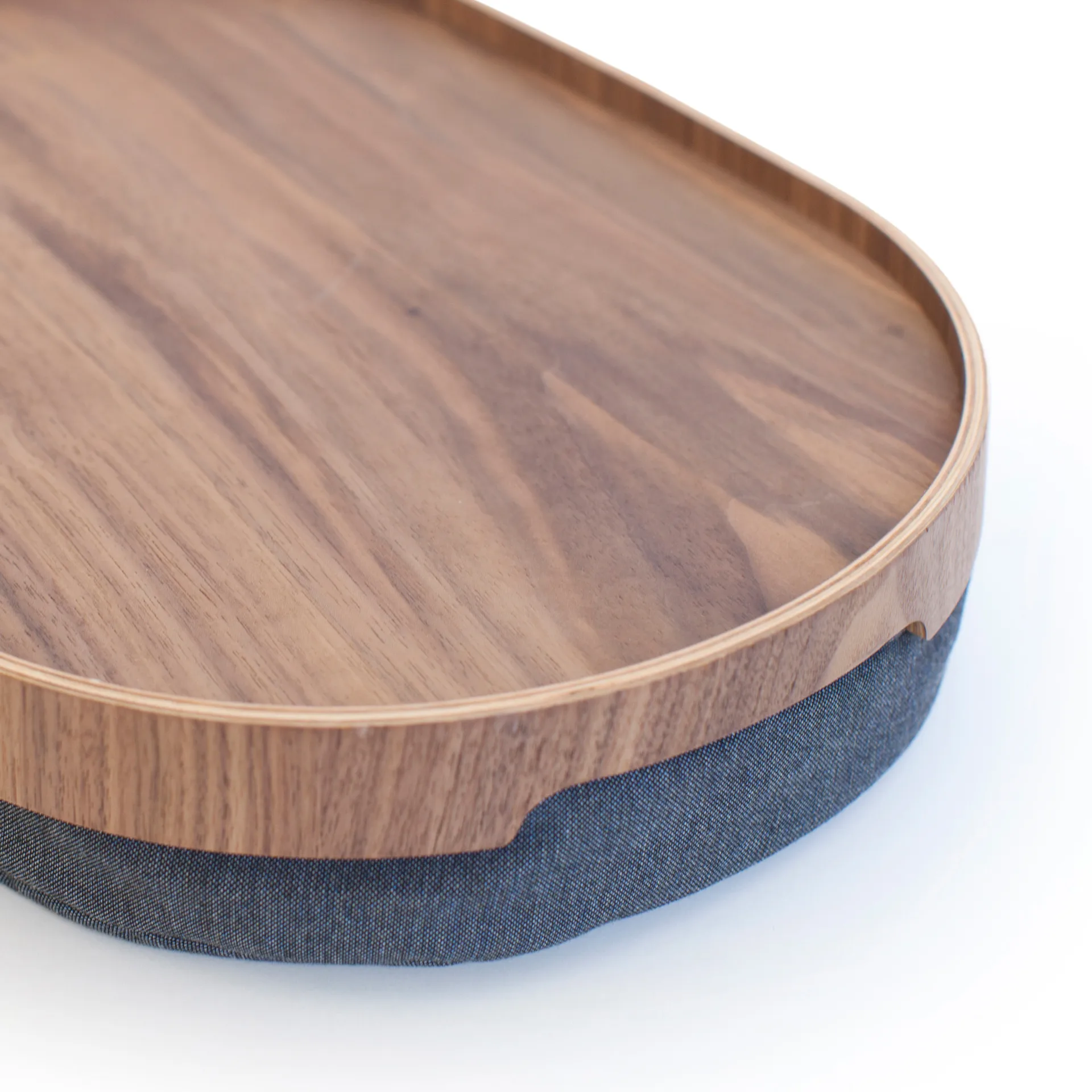 Plateau avec coussin Bosign curveline medium 26x39 cm, Noyer Bosign