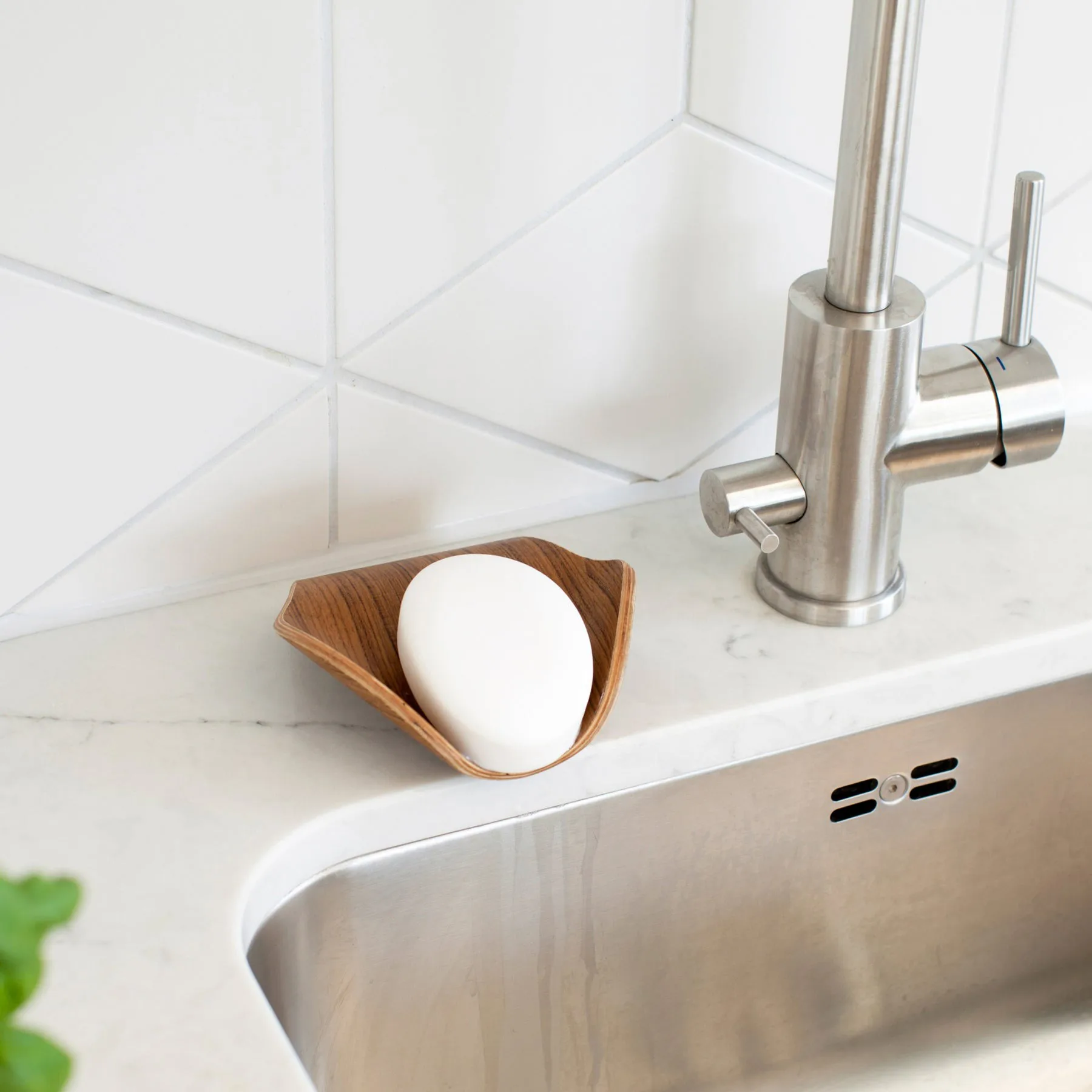 Porte-savon Leaf™ avec drainage 11,5x11,5 cm, Noyer Bosign