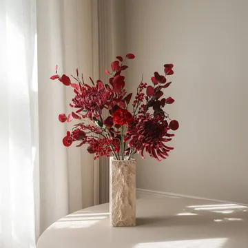 Bouquet artificiel Berry Drama - Chrysanthème araignée, œillet, eucalyptus, 84 cm - Botané