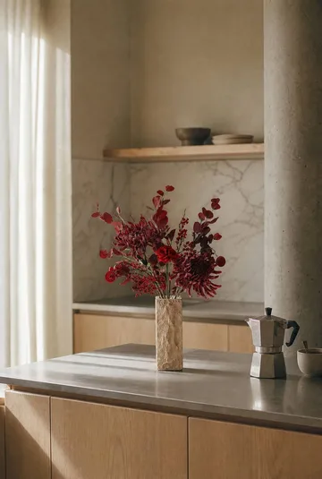 Bouquet artificiel Berry Drama - Chrysanthème araignée, œillet, eucalyptus, 84 cm - Botané