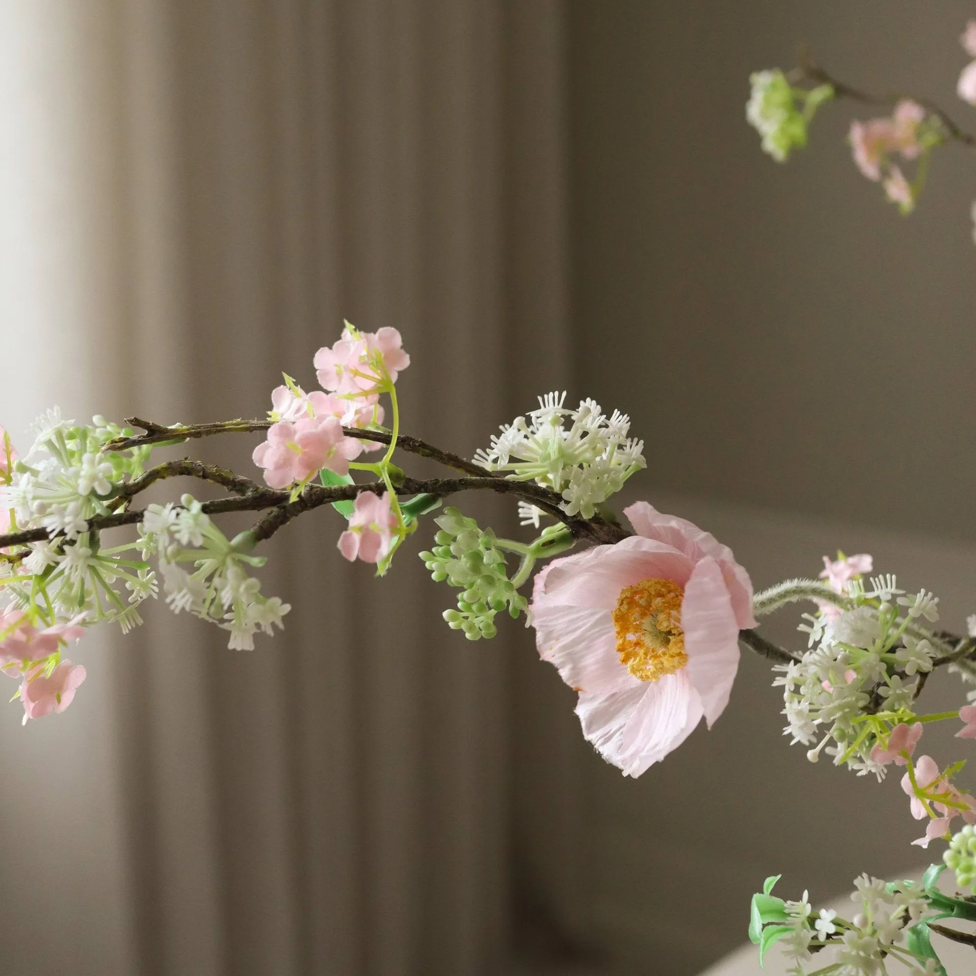 Bouquet artificiel Blossom Veil, pavot, saule des neiges Botané
