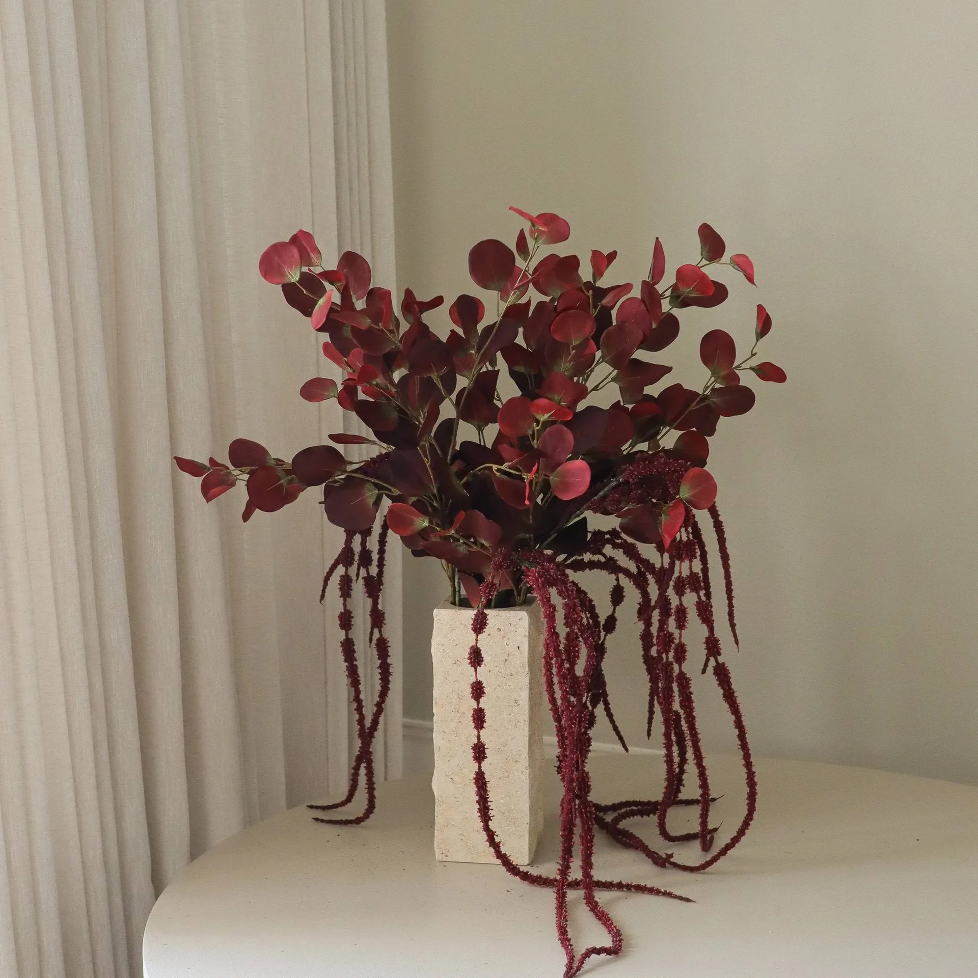 Bouquet artificiel Burgundy Veil, Eucalyptus, amarante, 84 cm Botané
