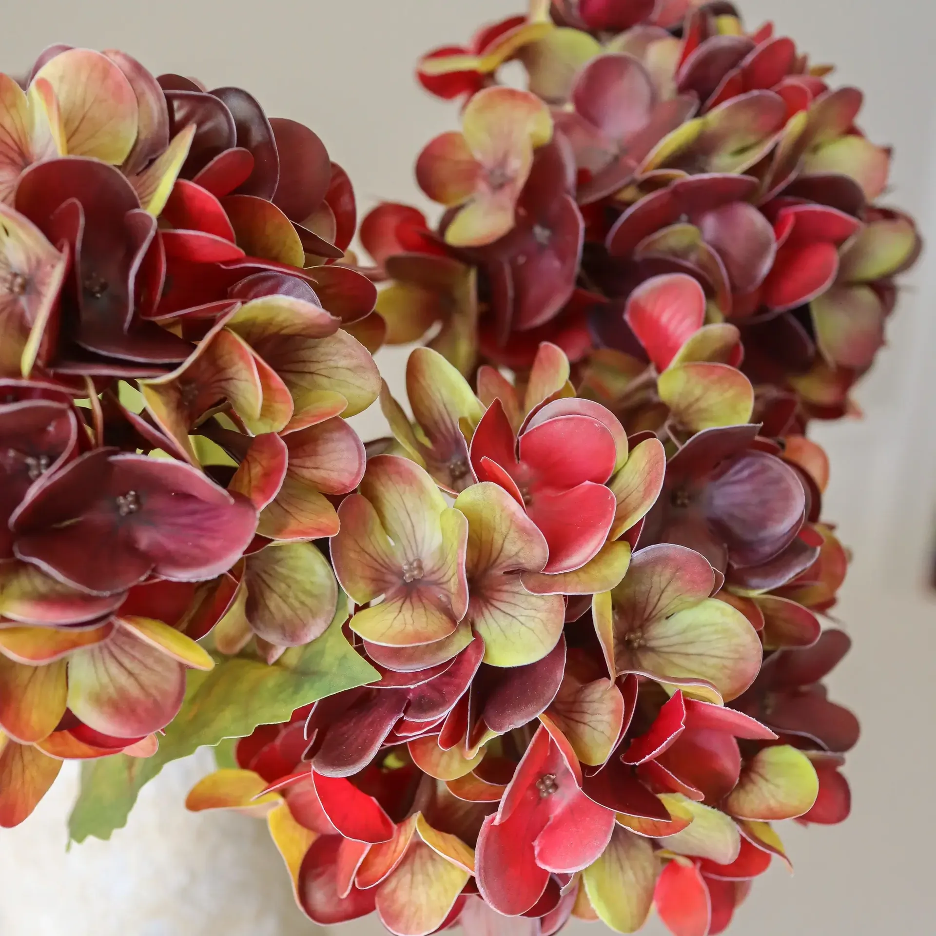 Bouquet artificiel d’hortensias, Deep burgundy, 60 cm, 6 pièces Botané