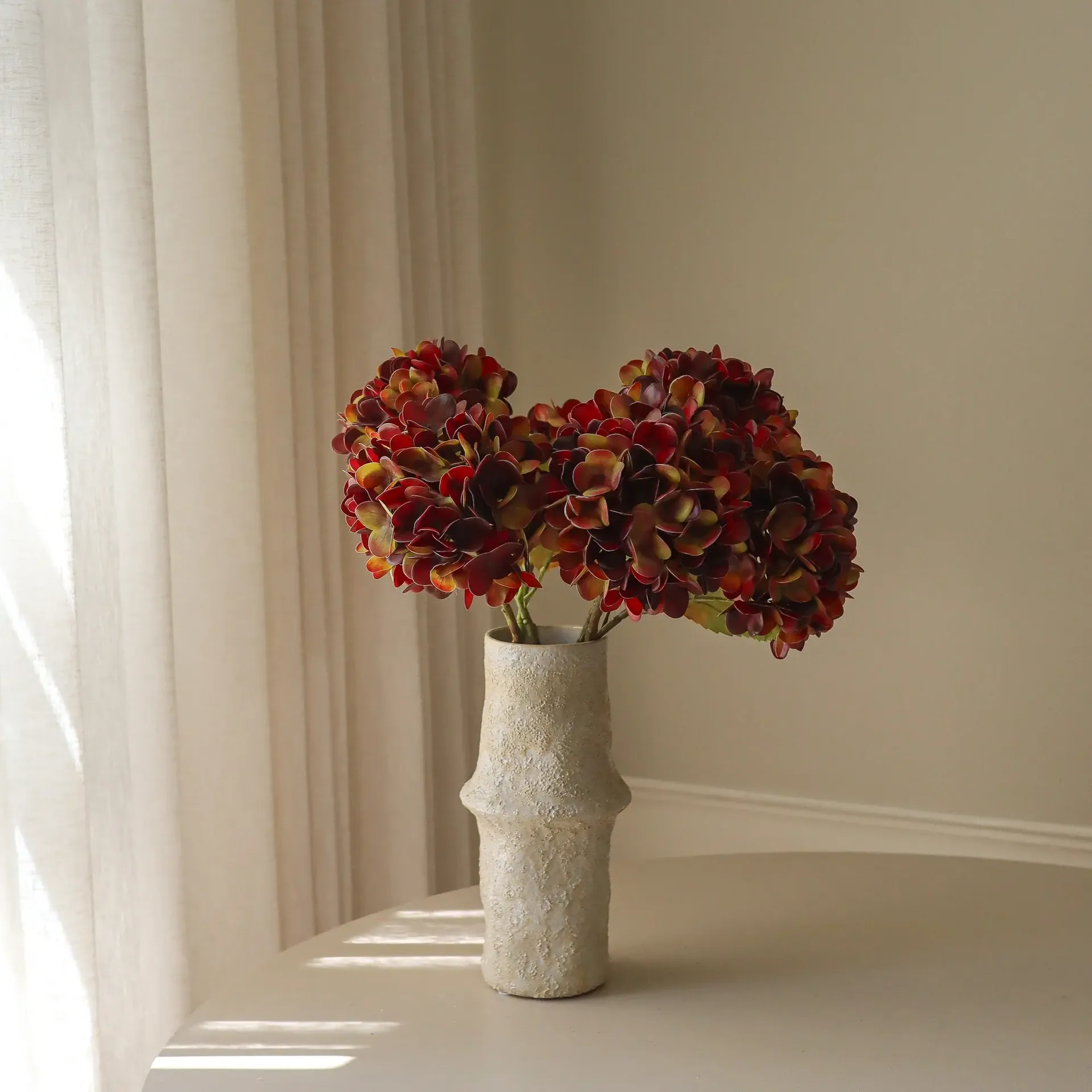 Bouquet artificiel d’hortensias, Deep burgundy, 60 cm, 6 pièces Botané