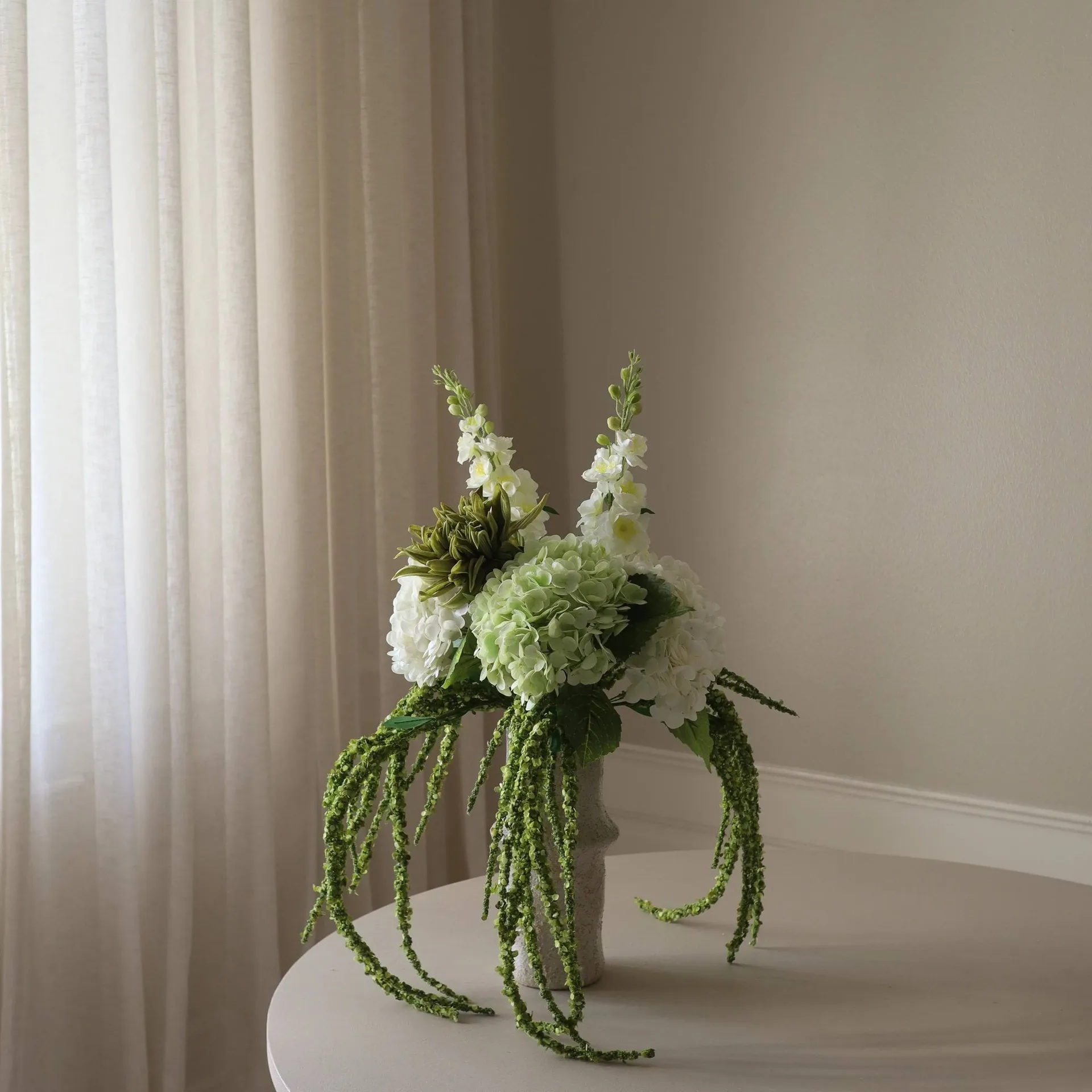 Bouquet artificiel Enchanted Matcha, Riddarsporre-amarant-hortensia-cactus, 9 pcs Botané