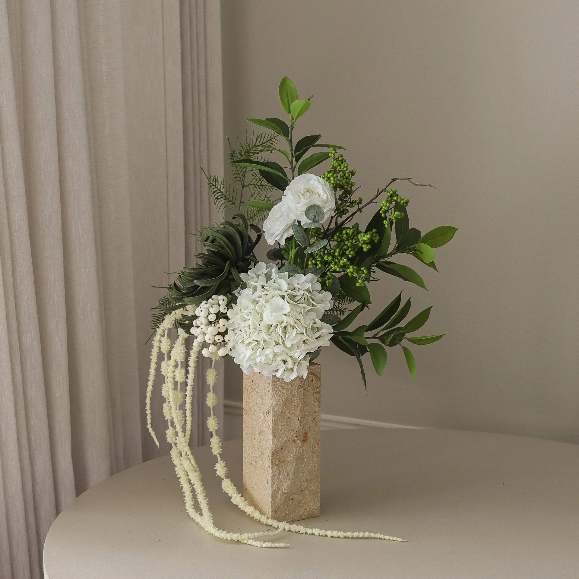Bouquet artificiel Green Veil, Renoncules, hortensias, amarante, 85 cm Botané