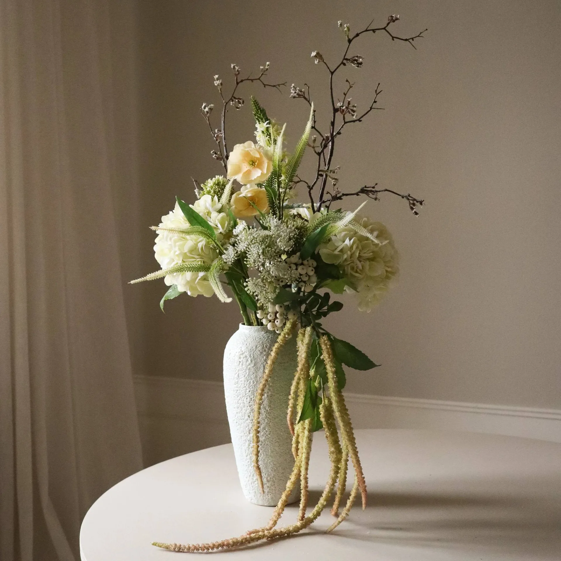 Bouquet artificiel Ivory Cascade, Branche de symphorine-branche de cerisier-pavot-hortensia 13 pcs Botané