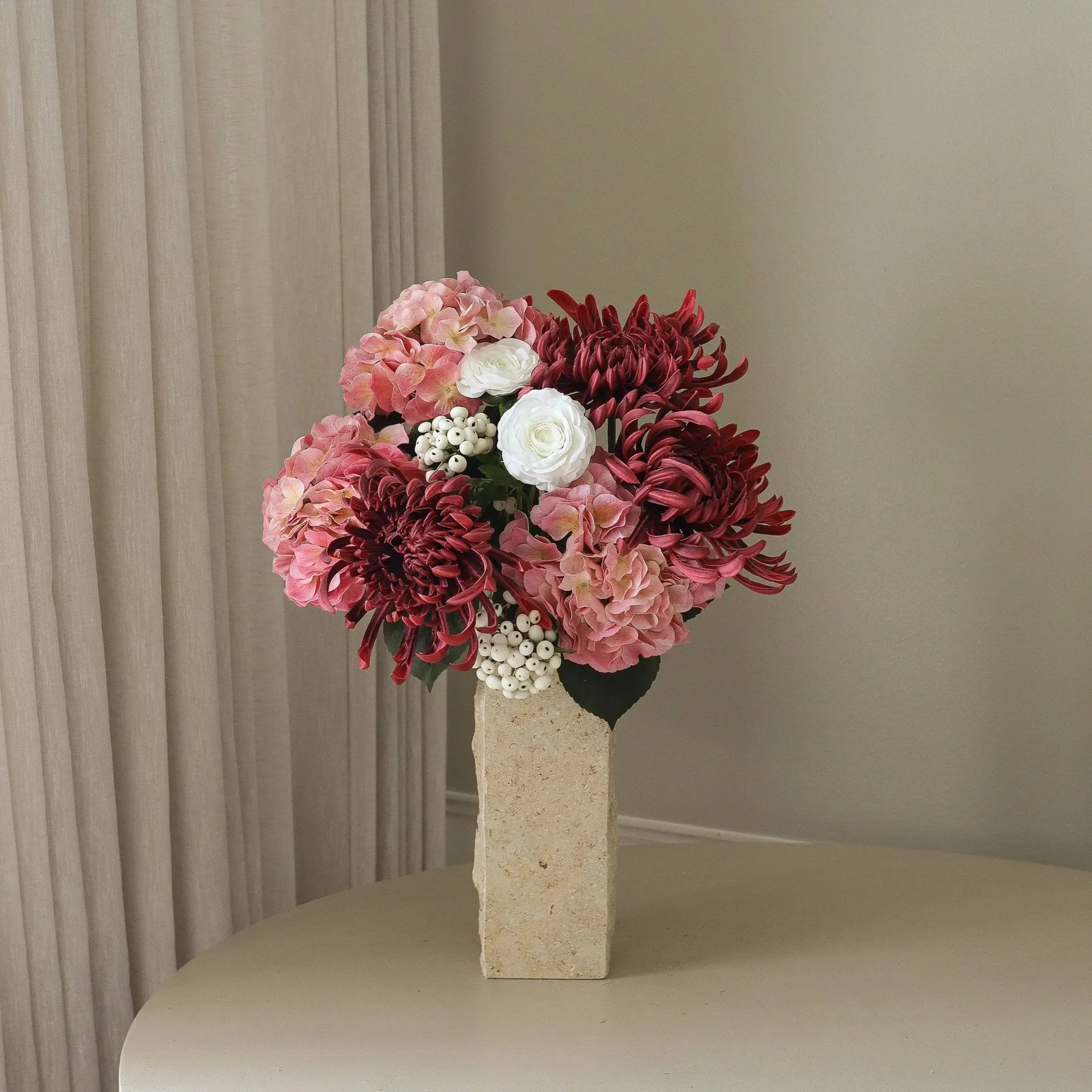 Bouquet artificiel Rose Reverie, Hortensia, chrysanthème-araignée, renoncule, 77 cm Botané