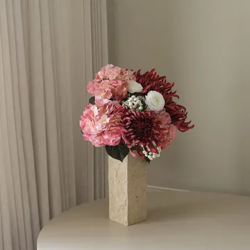 Bouquet artificiel Rose Reverie - Hortensia, chrysanthème-araignée, renoncule, 77 cm - Botané