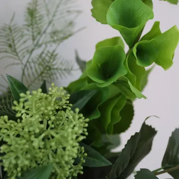 Bouquet artificiel Silent Meadow - Delphinium-lis-amarante-eucalyptus-fougère 6 pcs - Botané