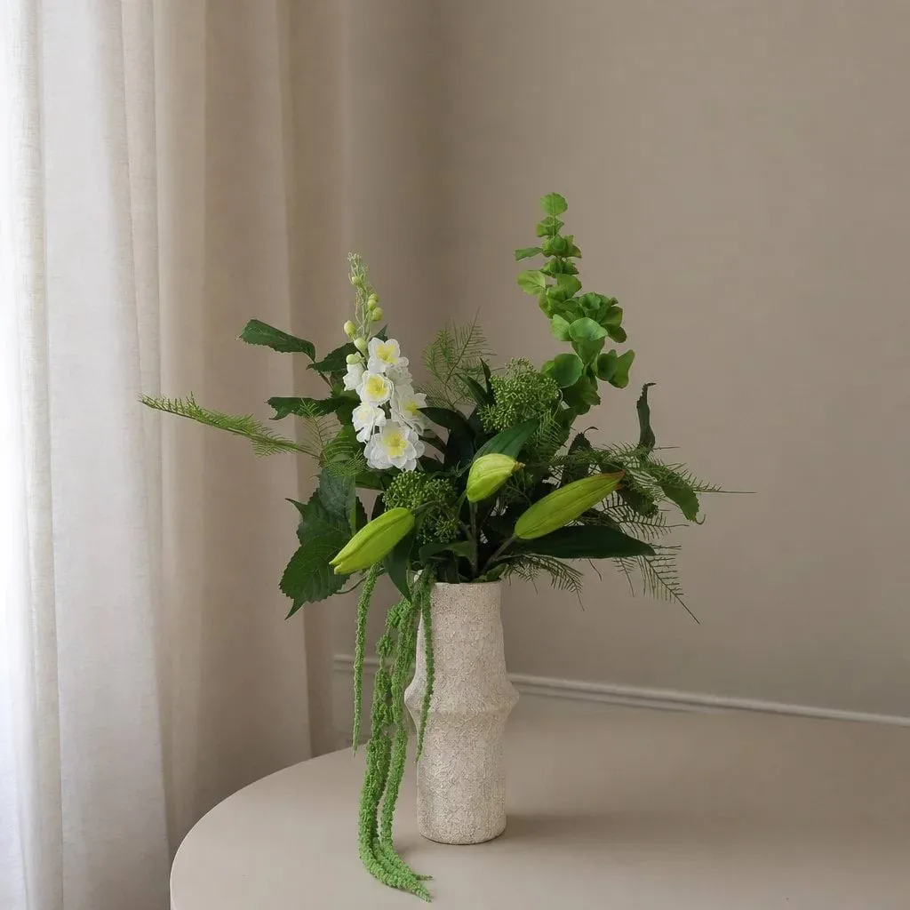 Bouquet artificiel Silent Meadow, Delphinium-lis-amarante-eucalyptus-fougère 6 pcs Botané