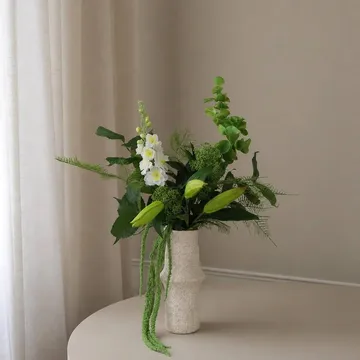 Bouquet artificiel Silent Meadow - Delphinium-lis-amarante-eucalyptus-fougère 6 pcs - Botané