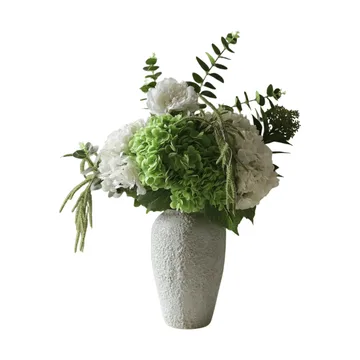 Bouquet artificiel Smashed Avocado - Hortensia-pion-amarant-skimmiabär-eucalyptus 12 pcs - Botané