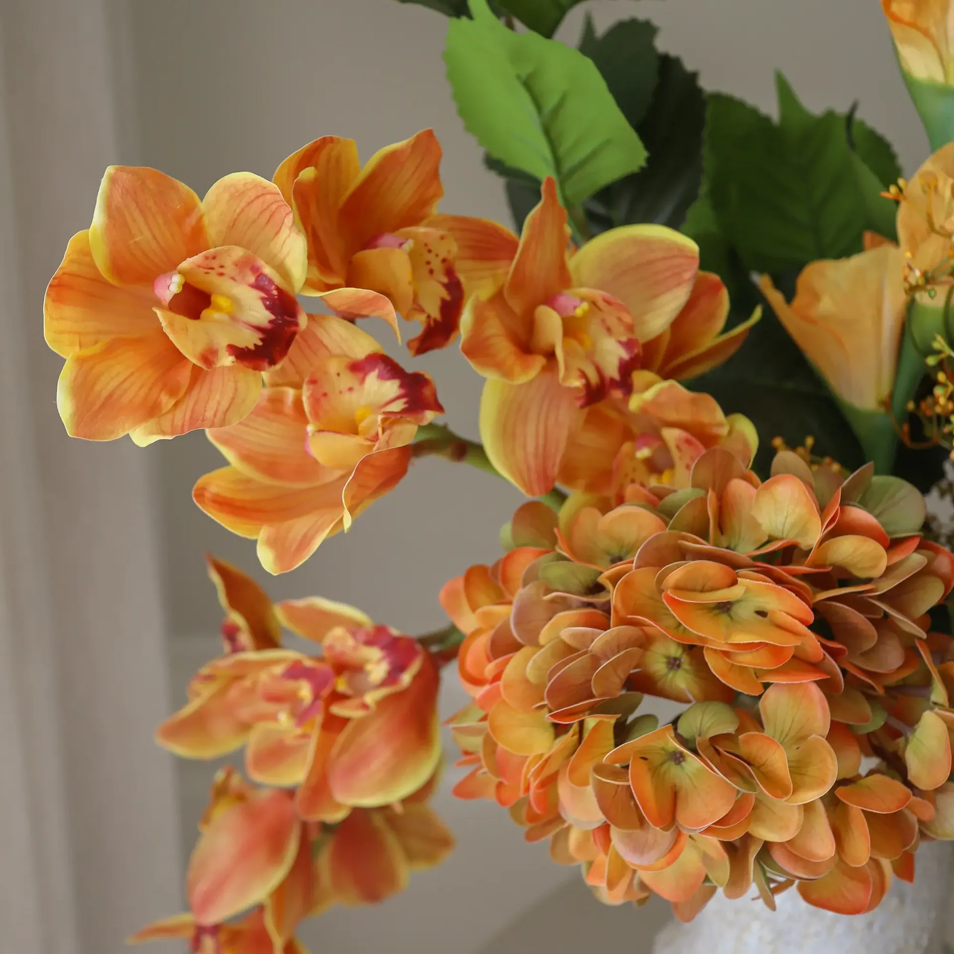 Bouquet artificiel The Orangery, Orchidée cymbidium-glaïeul-hortensia, 85 cm, 10 pièces Botané