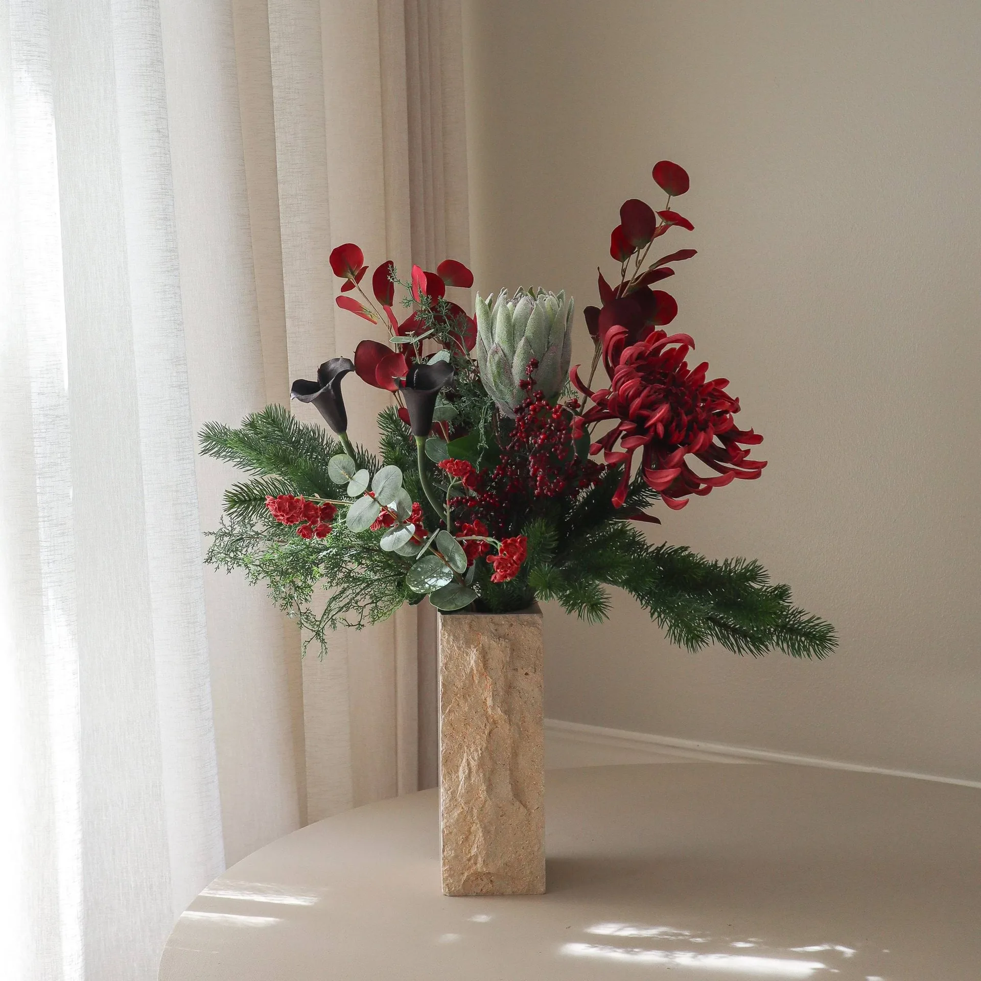 Bouquet artificiel Wild Winter, Protée, chrysanthème araignée, calla, eucalyptus, 84 cm Botané