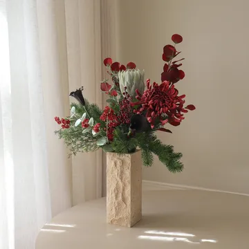 Bouquet artificiel Wild Winter - Protée, chrysanthème araignée, calla, eucalyptus, 84 cm - Botané