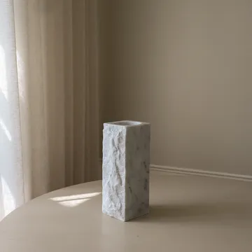 Vase en marbre Carrara Edge - Medium, 30 cm - Botané