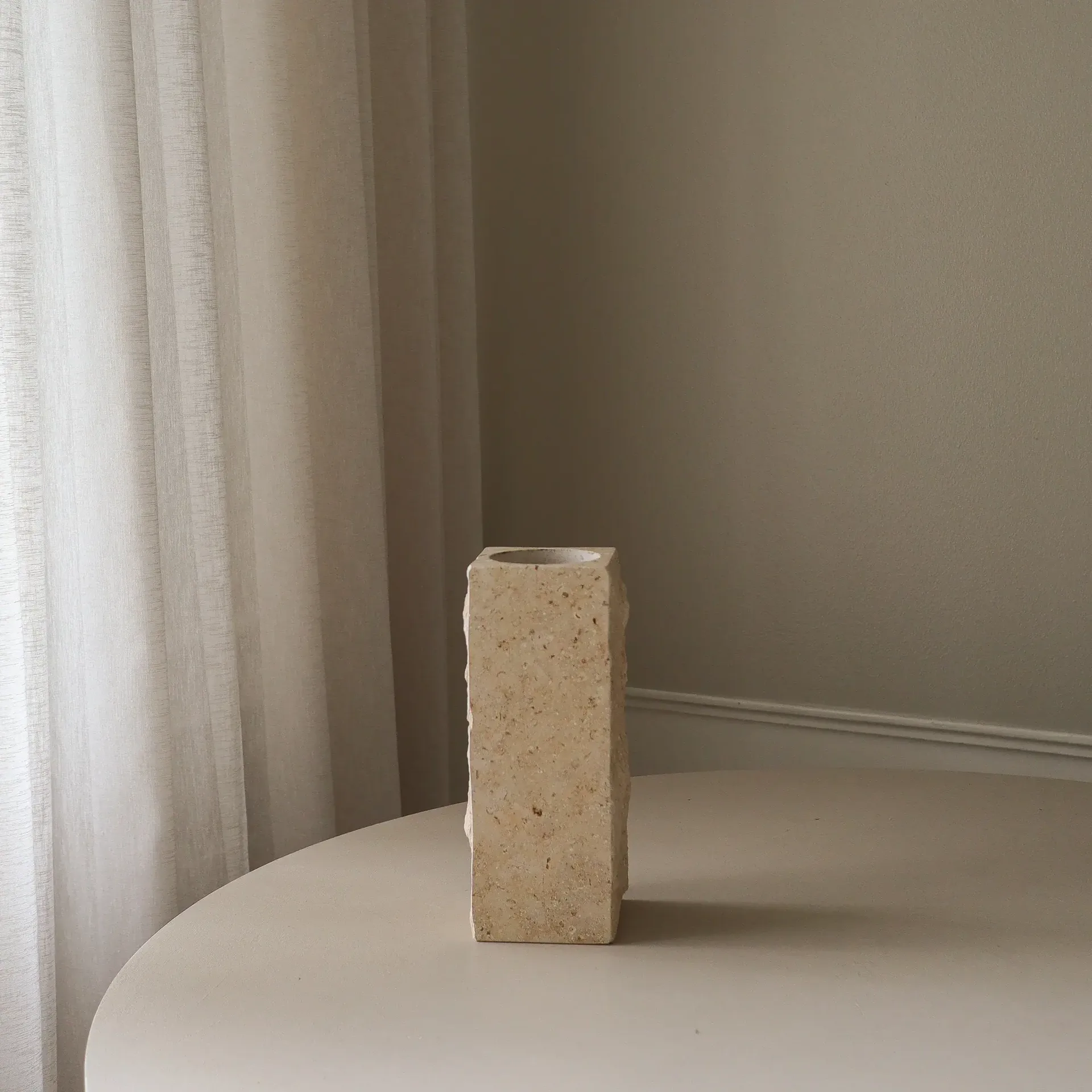 Vase en marbre Limestone Edge, Medium, 30 cm Botané