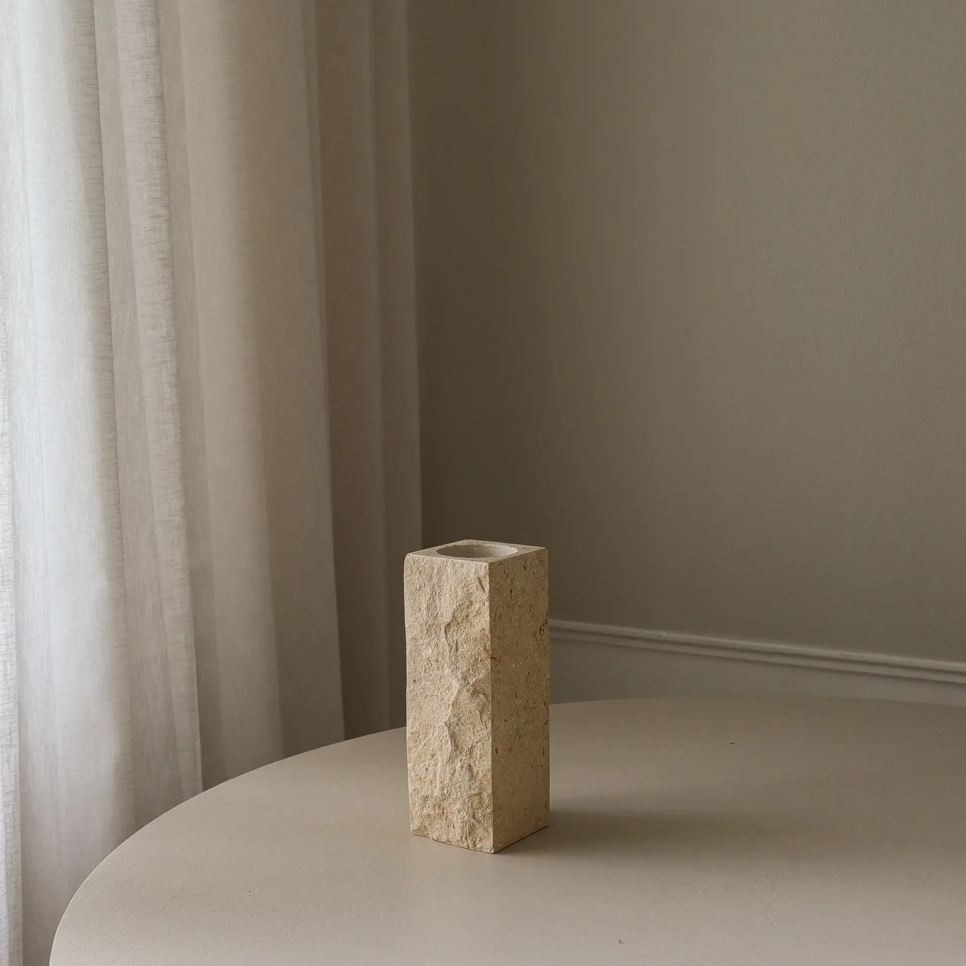 Vase en marbre Limestone Edge, Small, 25 cm Botané