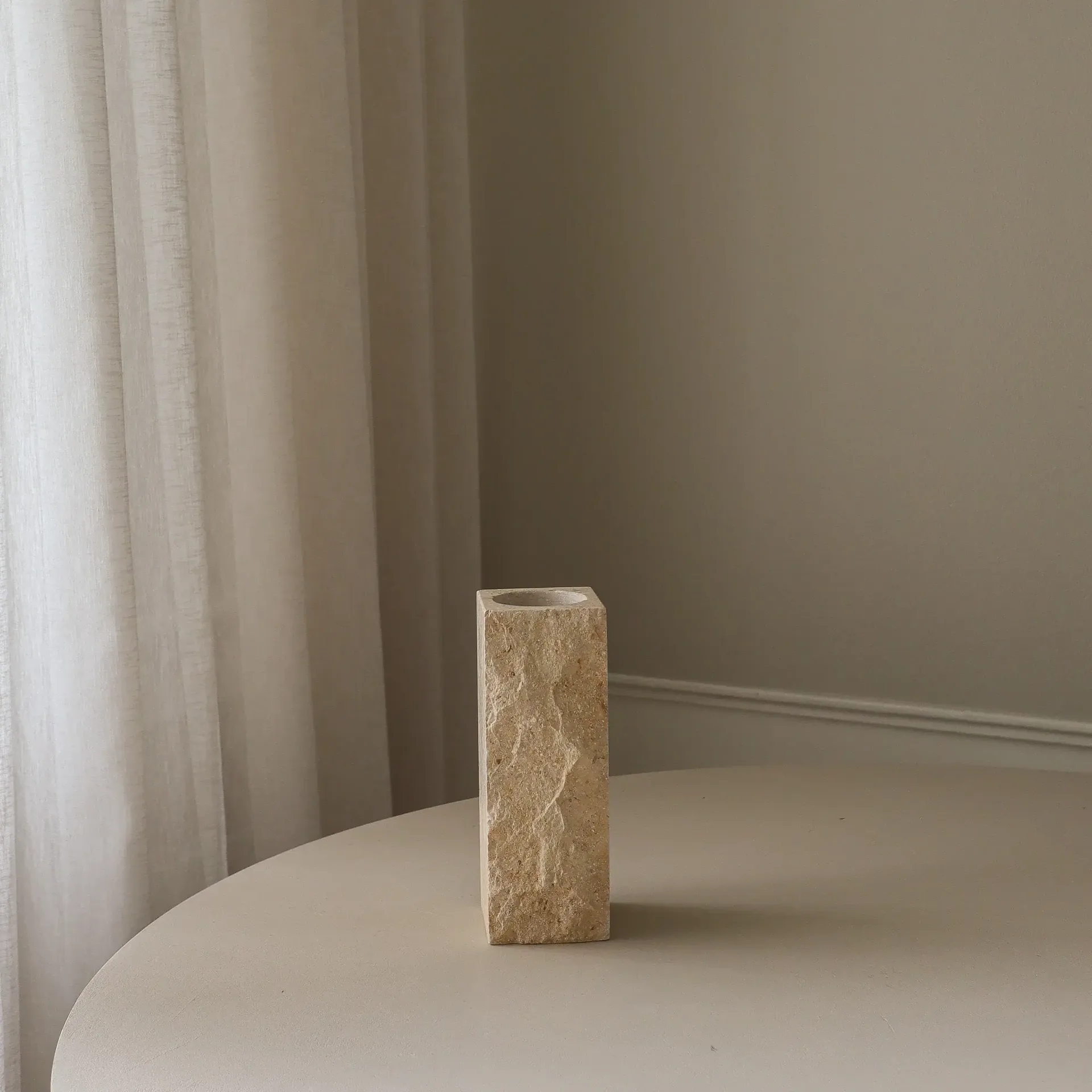 Vase en marbre Limestone Edge, Small, 25 cm Botané