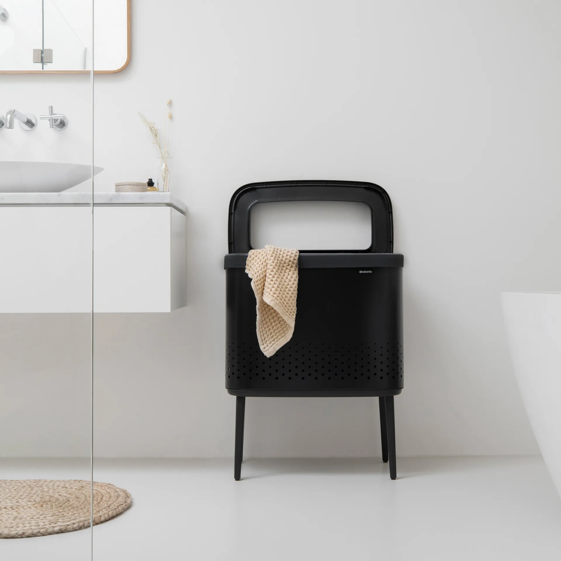 Panier à linge Bo 60 L, Noir mat Brabantia