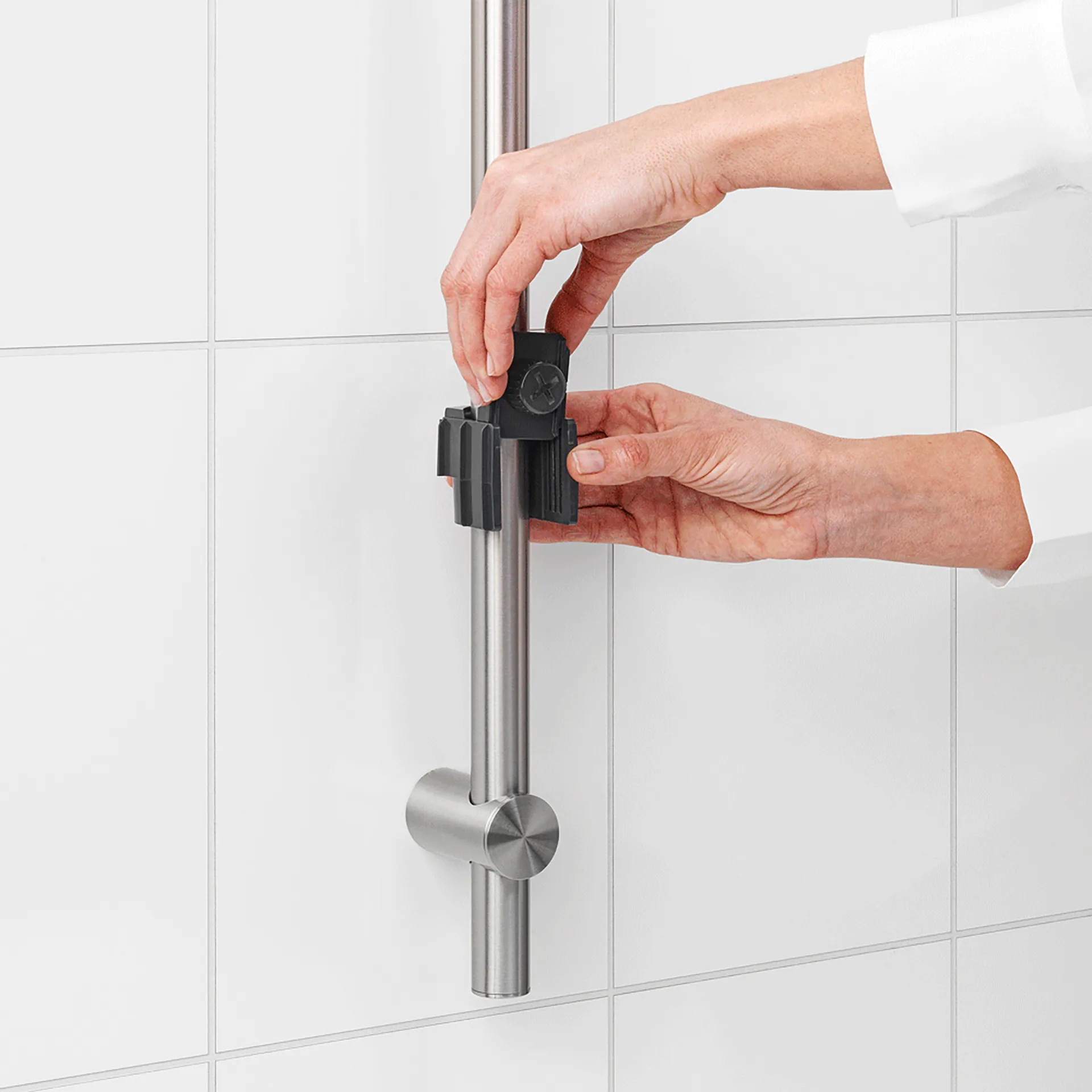 Panier de douche ReNew, Gris foncé Brabantia