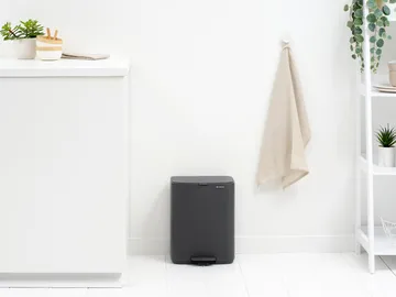 Poubelle à pédale Bo 12 L - Mineral Infinite Grey - Brabantia