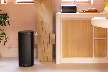 Poubelle à pédale Bo 30 L - Matt Black - Brabantia