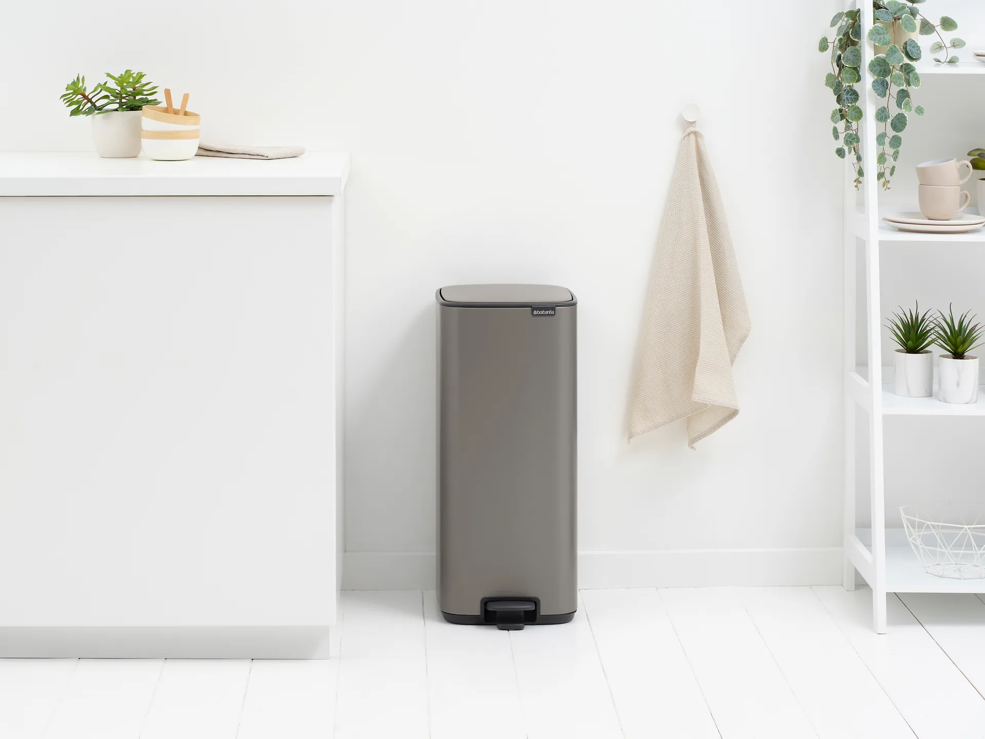 Poubelle à pédale Bo 30 L, Platinum Brabantia