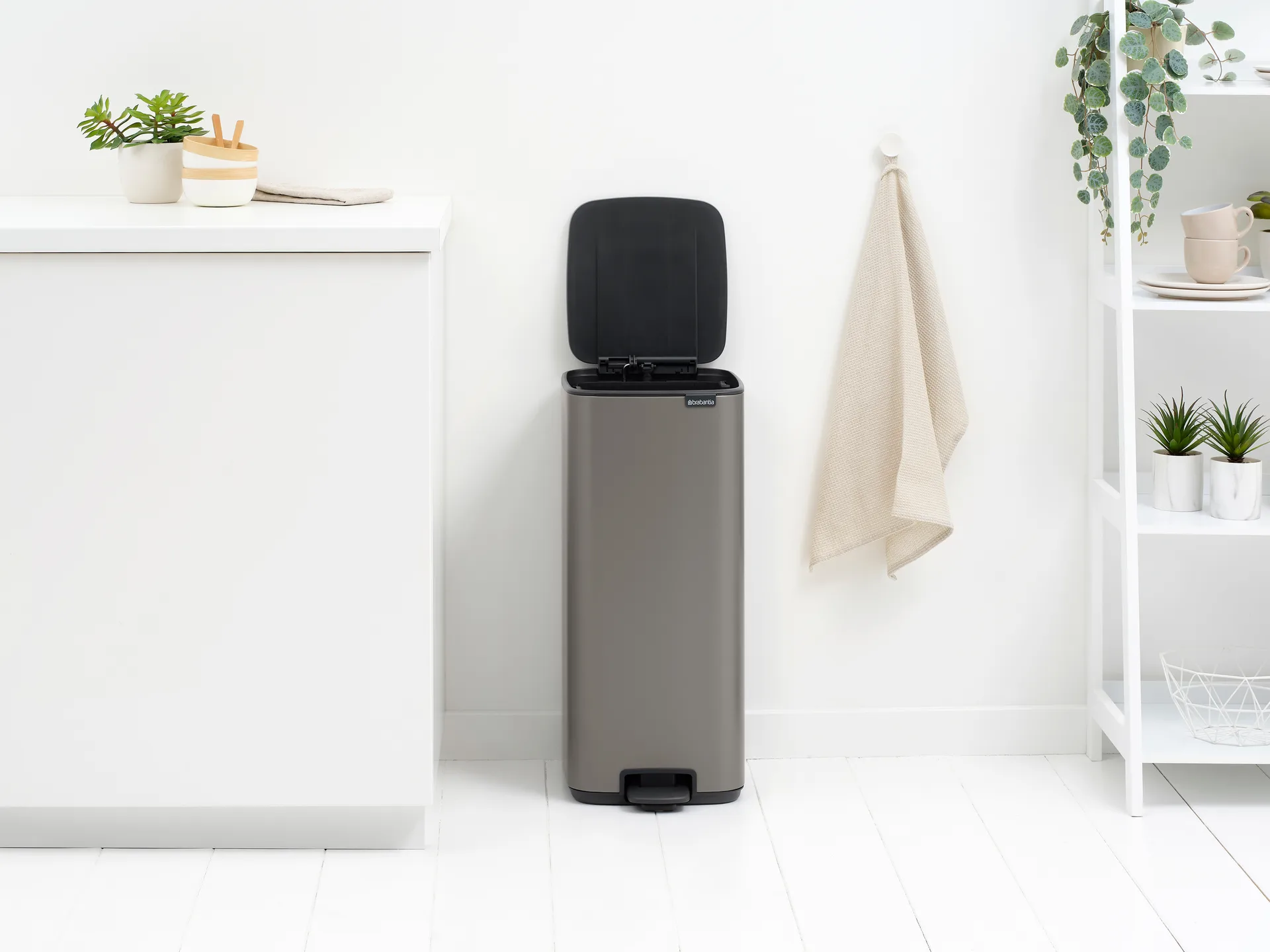 Poubelle à pédale Bo 30 L, Platinum Brabantia