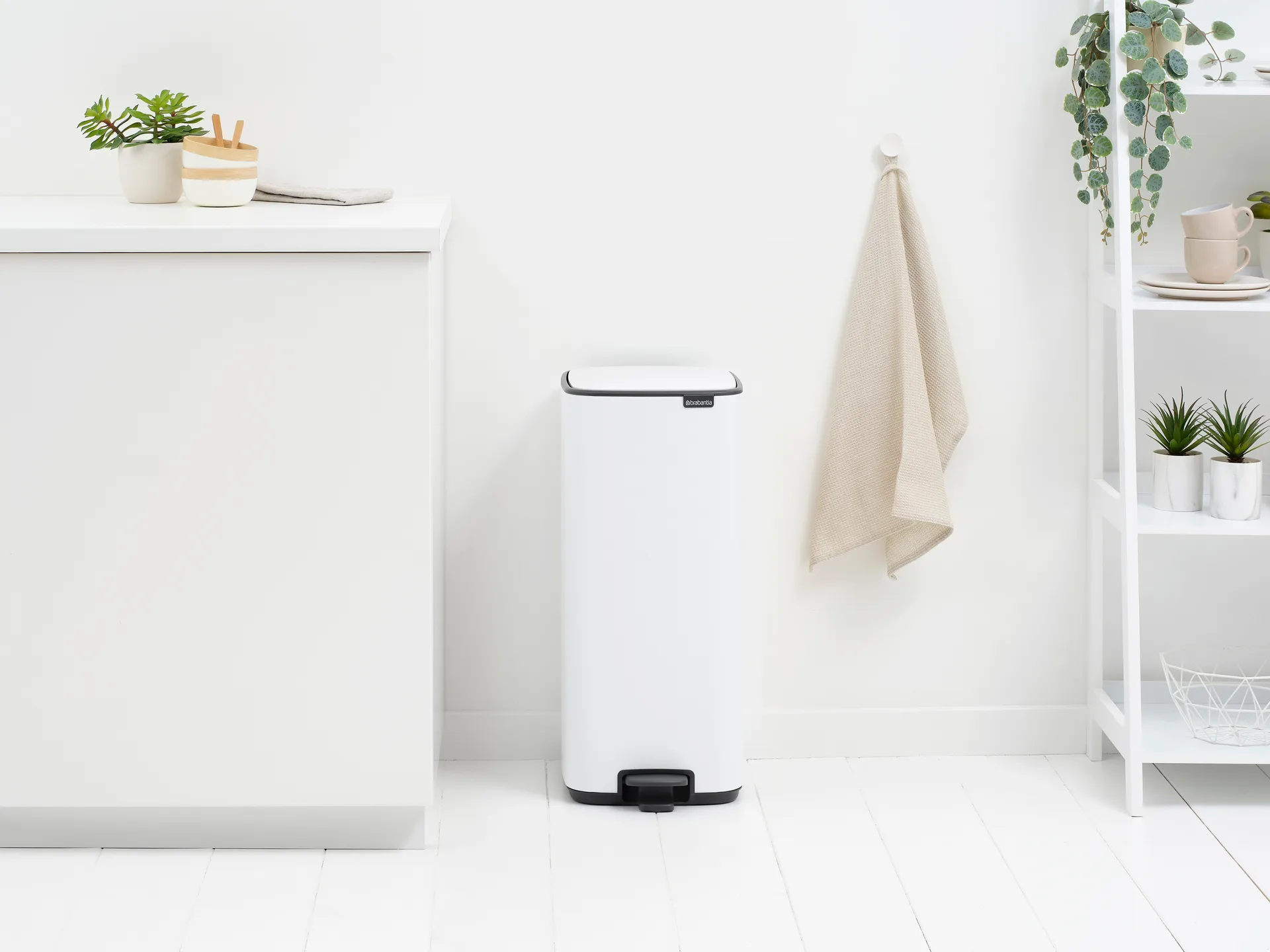 Poubelle à pédale Bo 30 L, White Brabantia